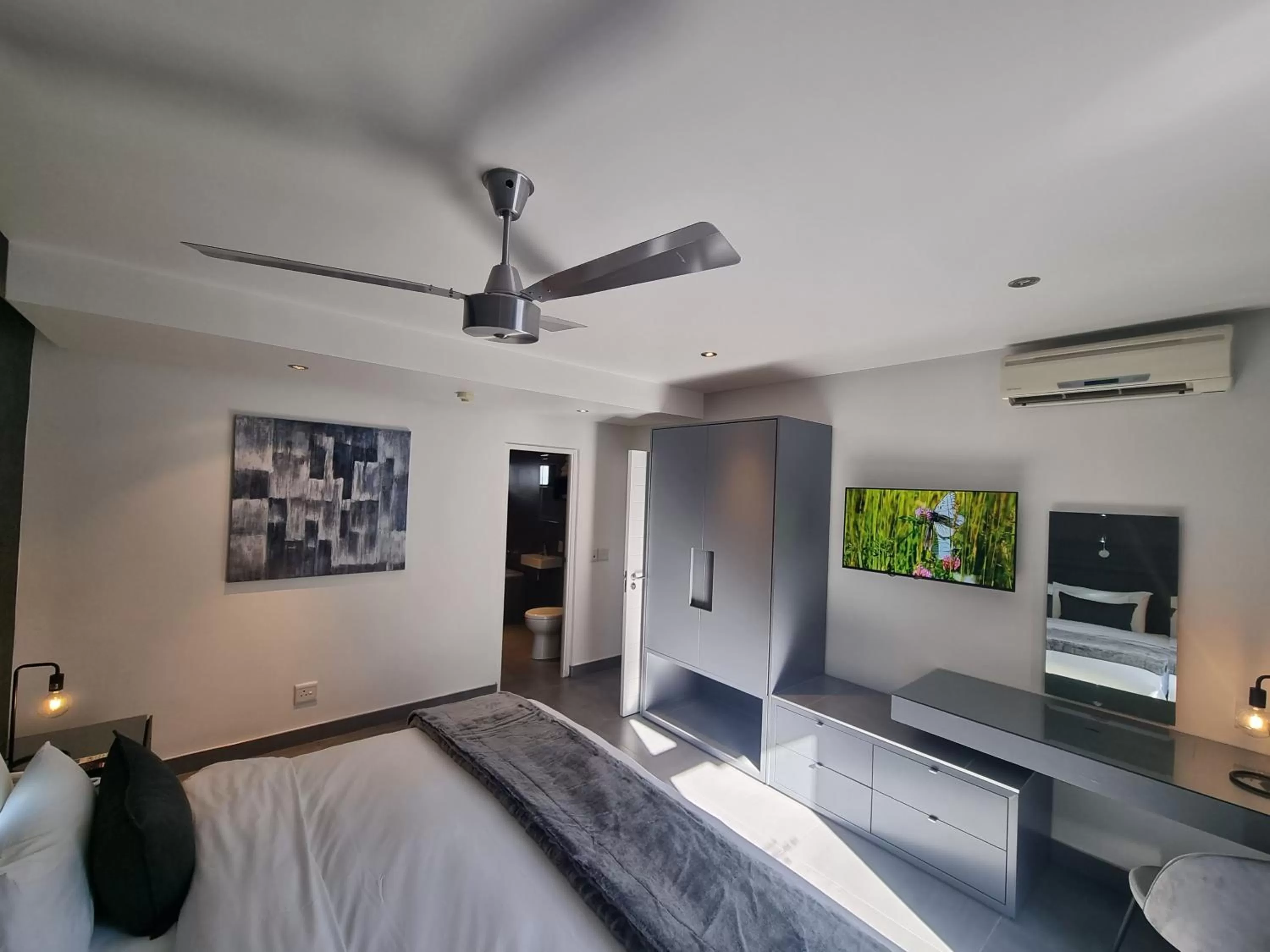 Bed in Atlantic Affair Boutique Hotel