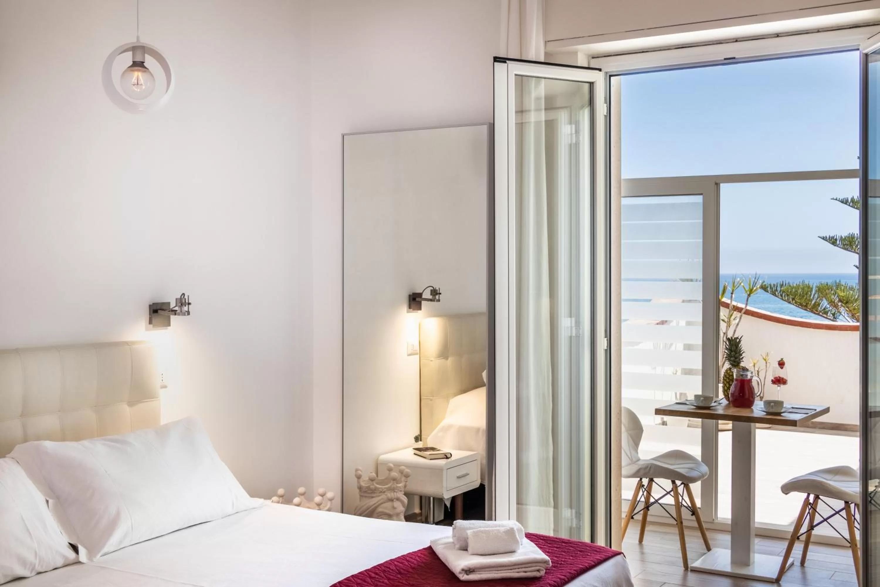 Photo of the whole room, Bed in Pantanello Rooms Avola