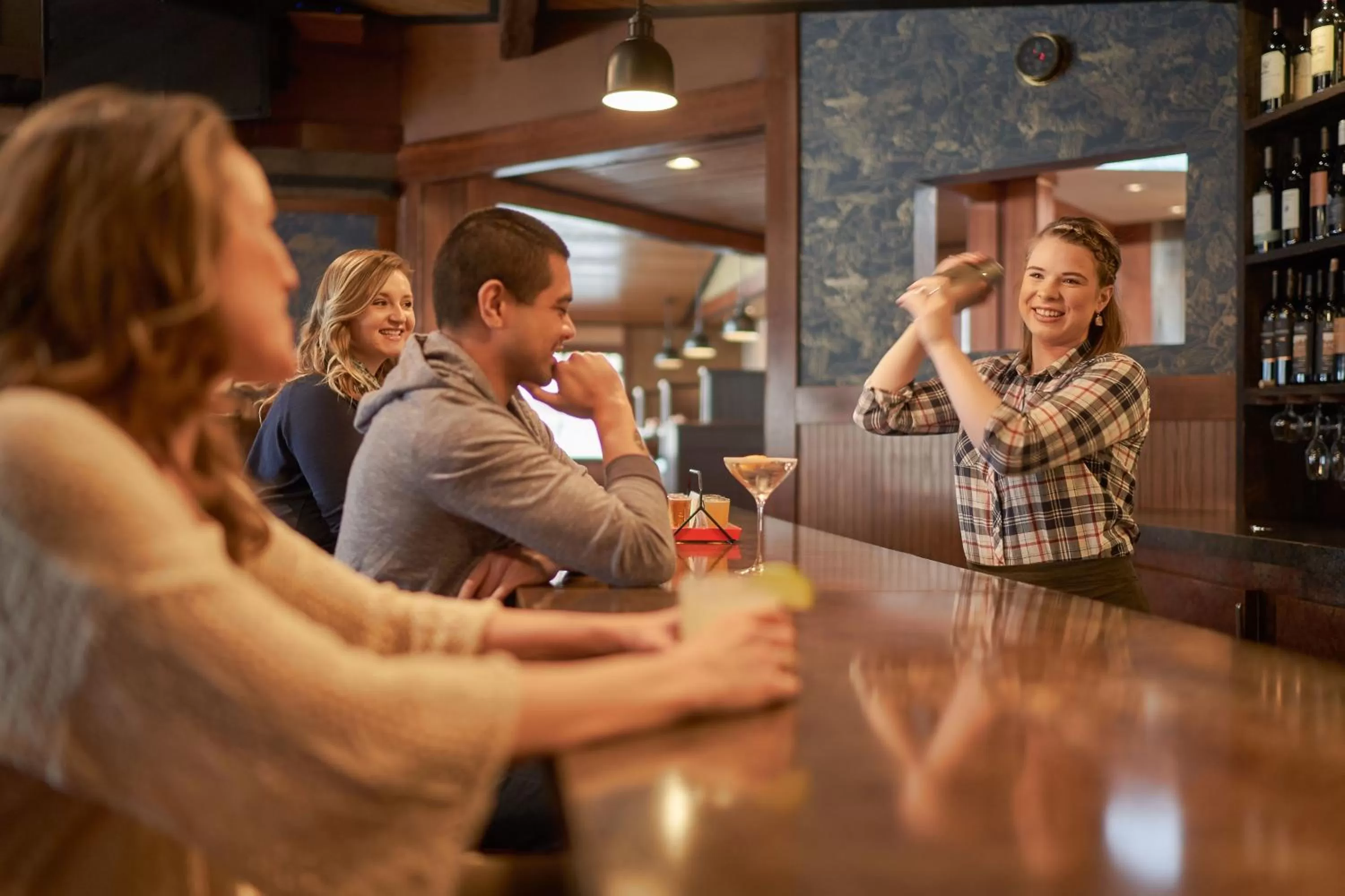 Lounge or bar in Surfsand Resort