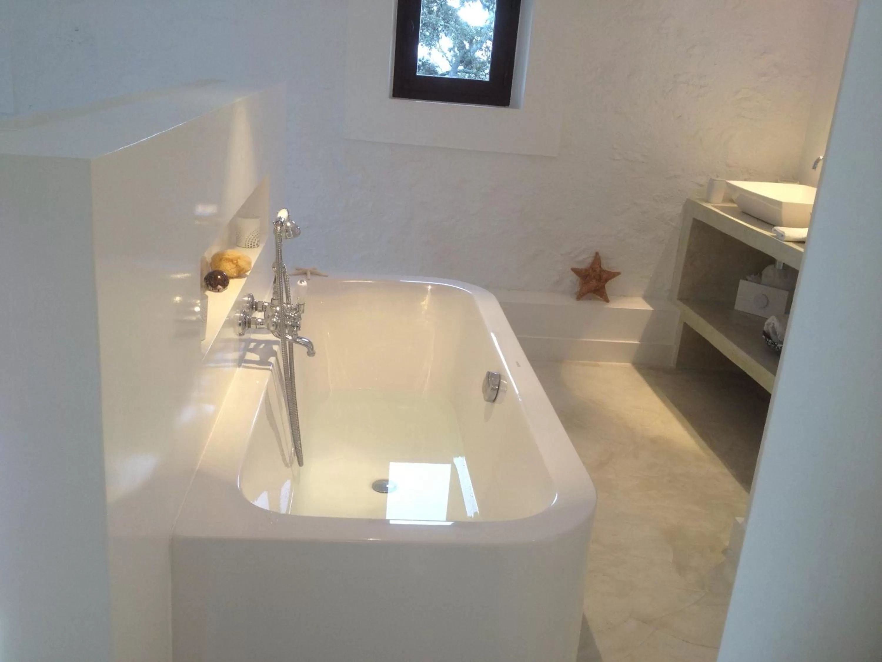 Decorative detail, Bathroom in La bergerie de Nano