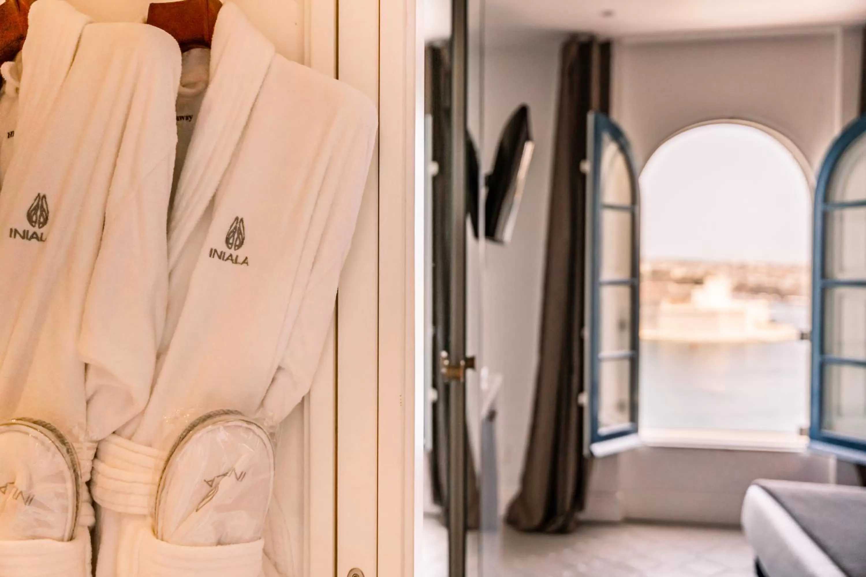 towels in Iniala Harbour House