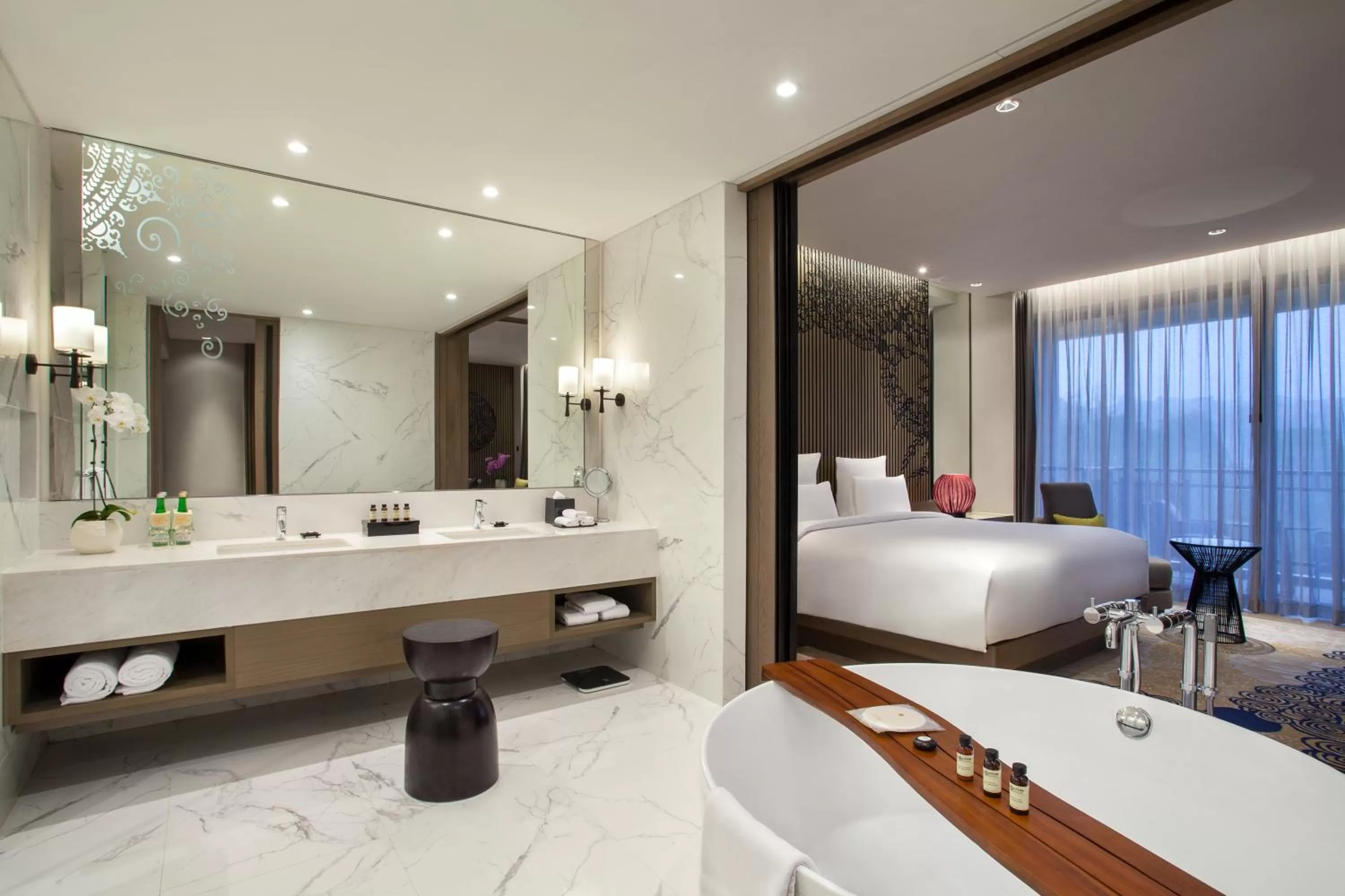 Shower in Pullman Ciawi Vimala Hills Resort