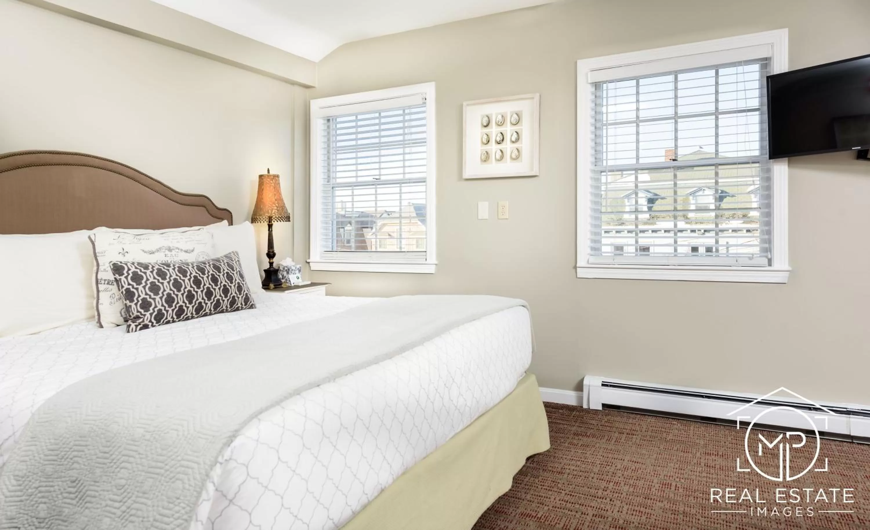 Bed in Bouchard Restaurant & Inn