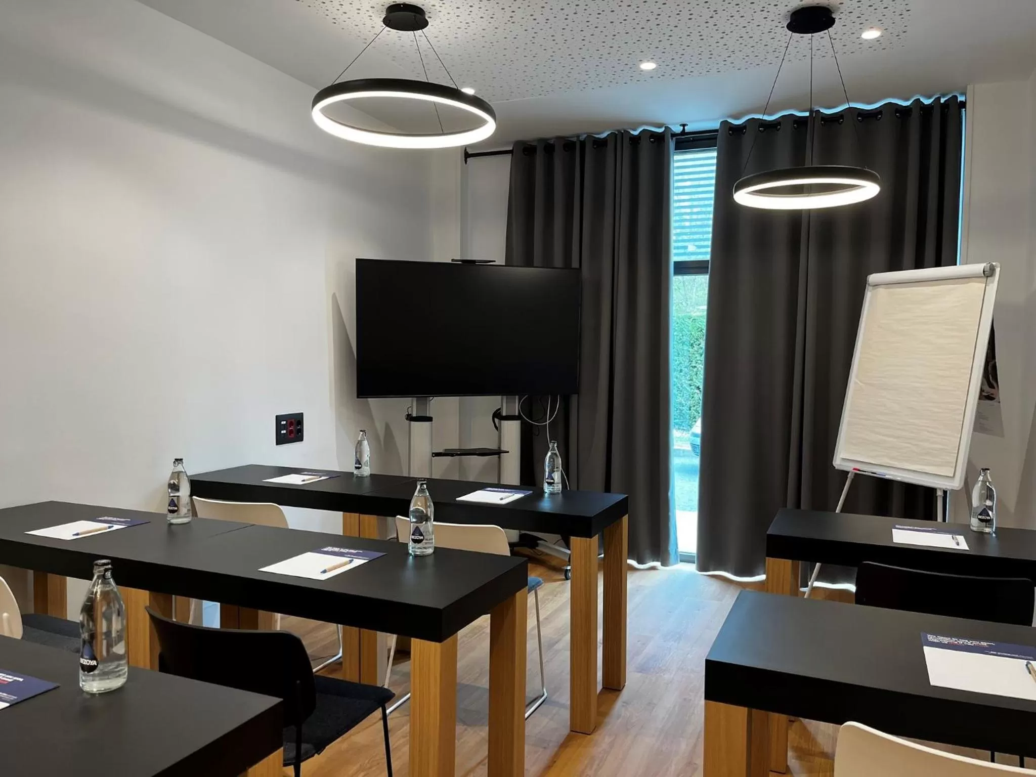Meeting/conference room in Holiday Inn Express Bilbao Airport by IHG