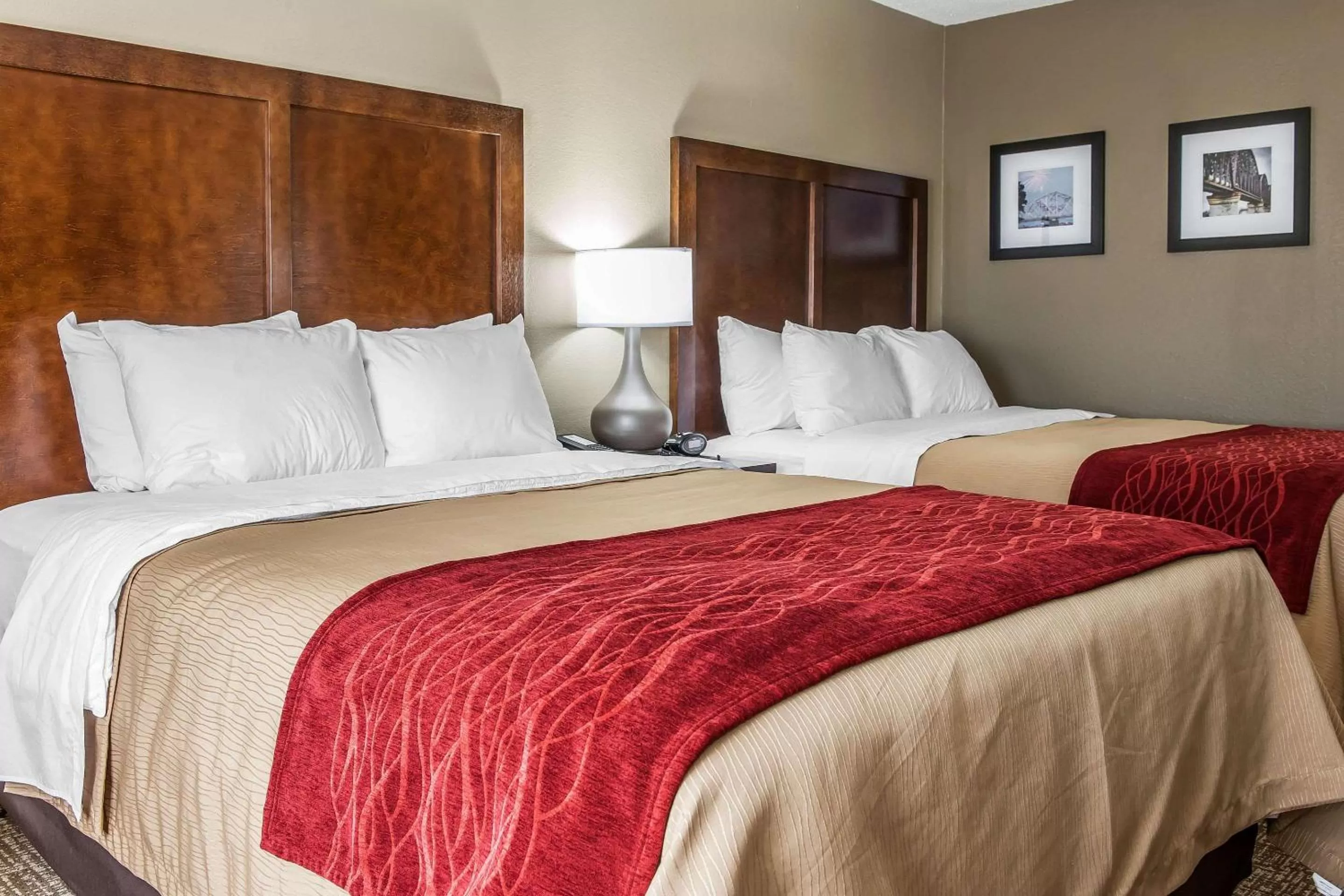 Photo of the whole room, Bed in Comfort Inn & Suites Mount Sterling