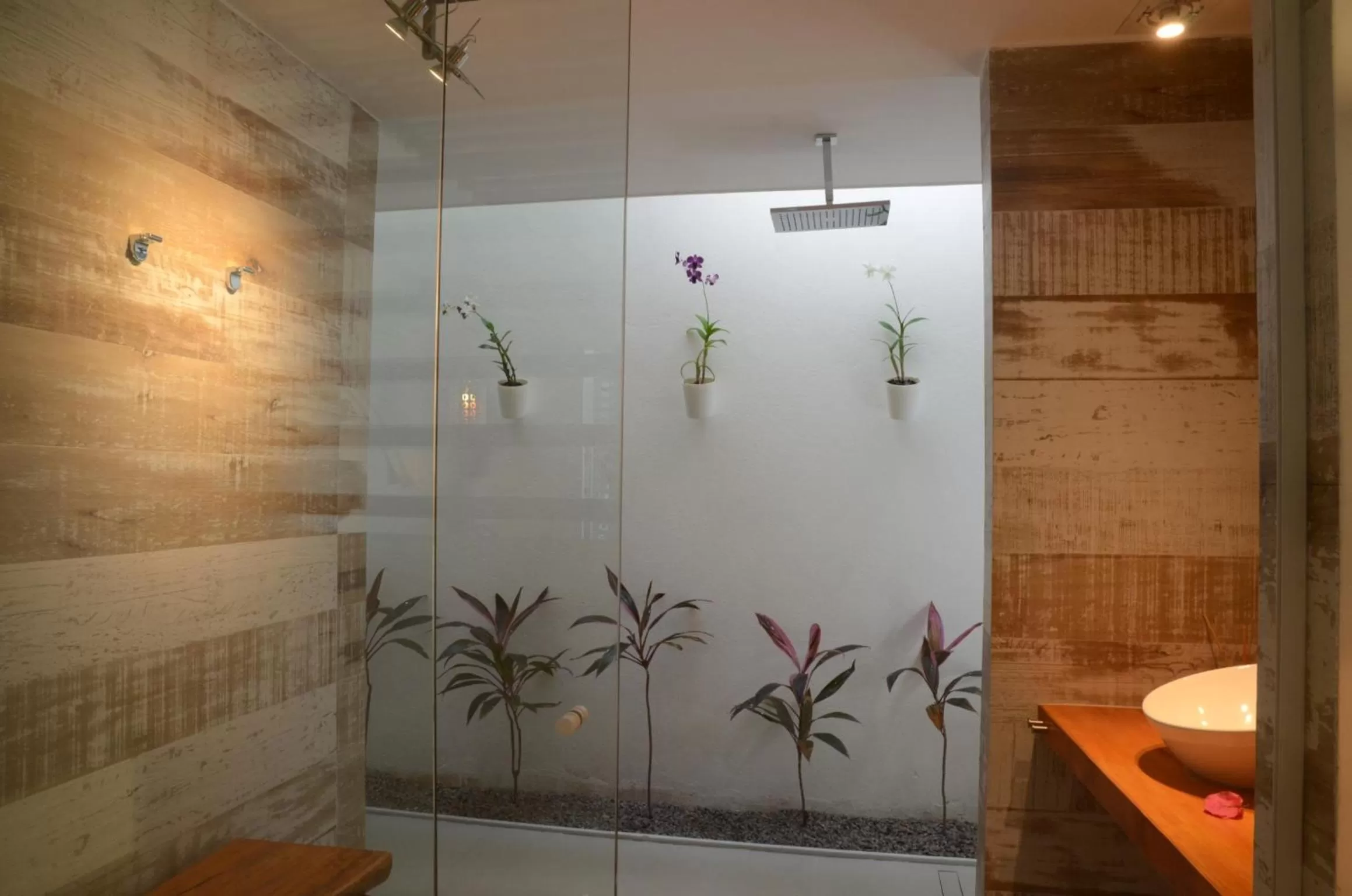 Shower in Praiagogi Boutique Pousada