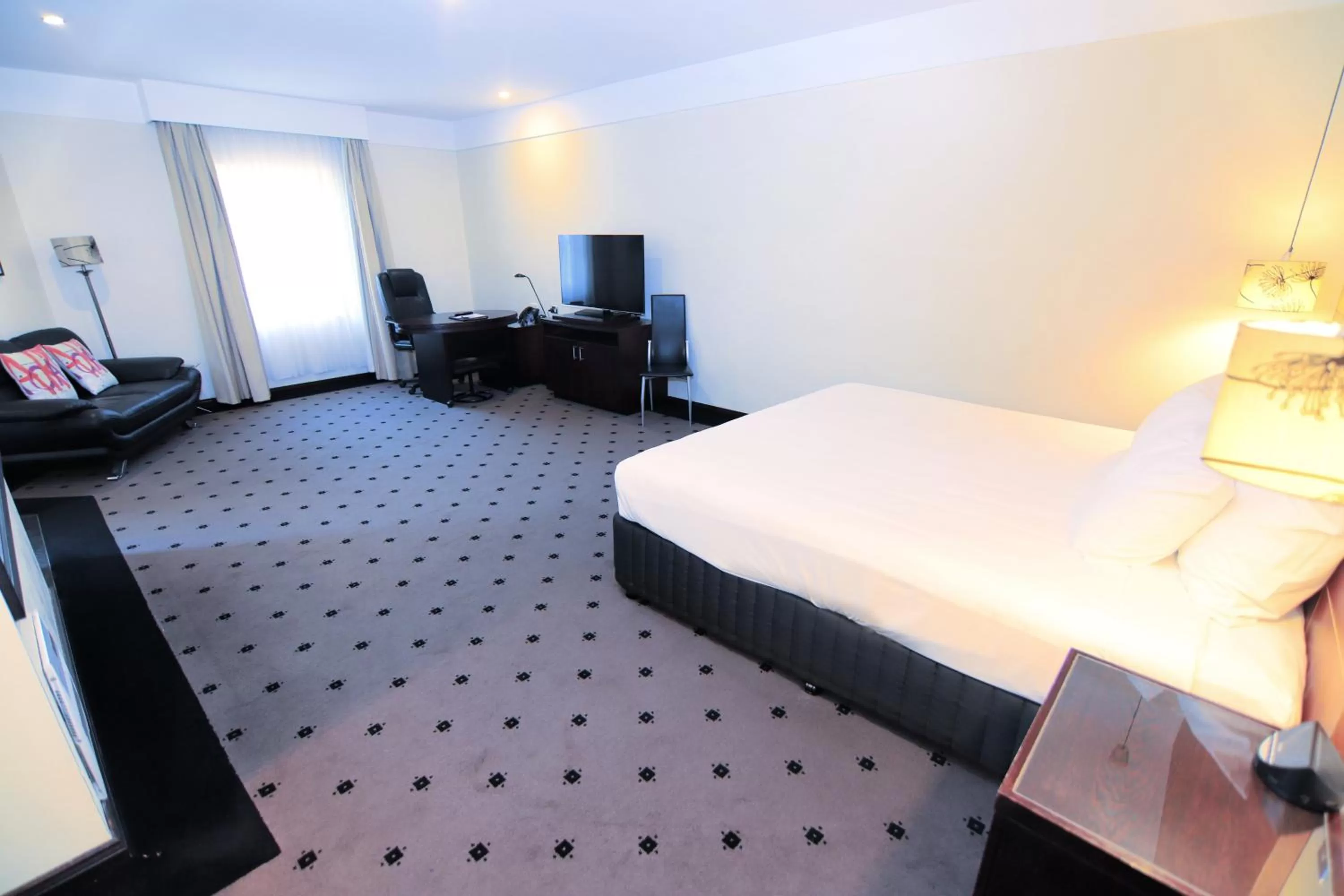 Photo of the whole room, Bed in Best Western Plus Goulburn