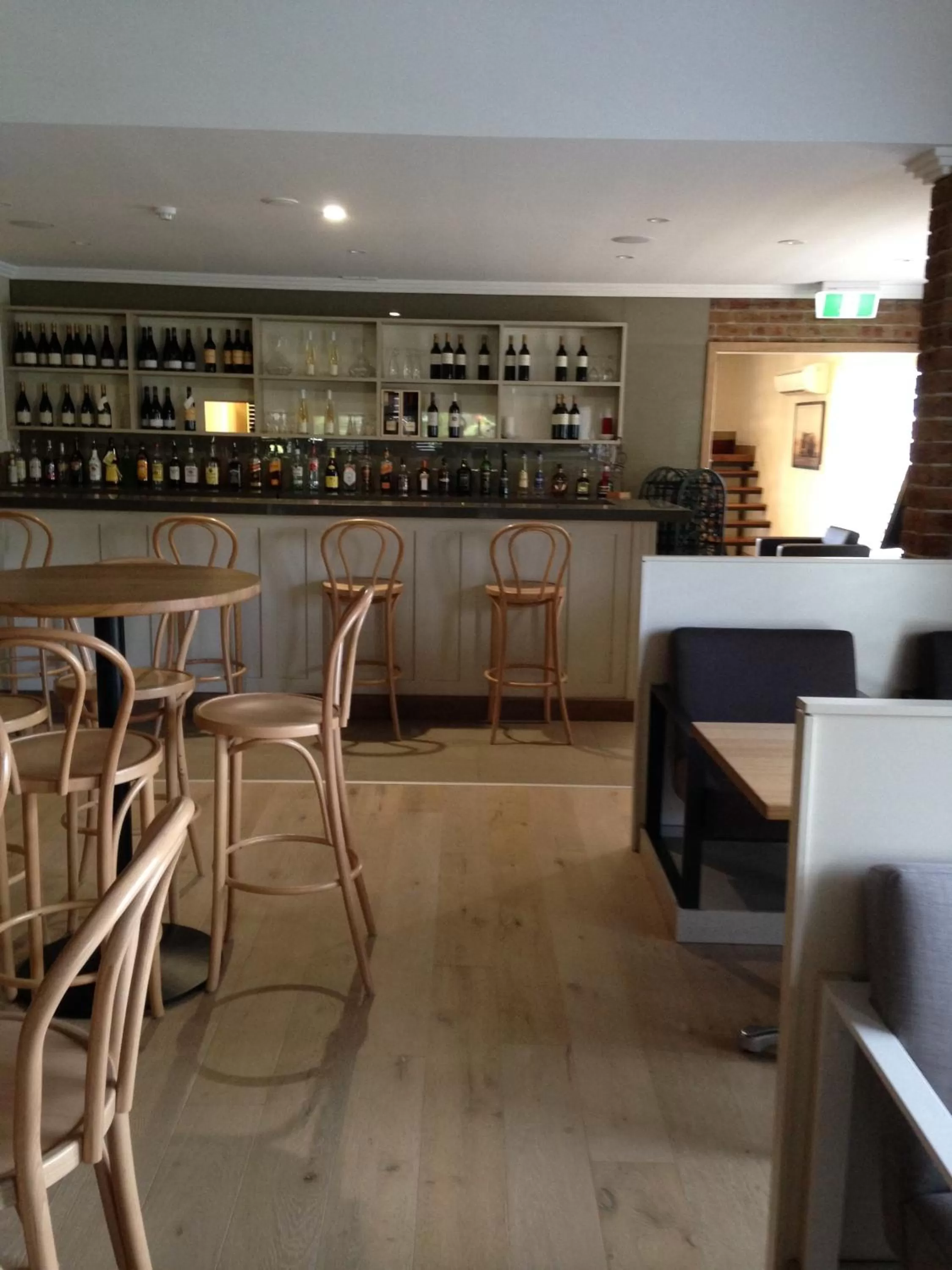 Lounge or bar in Francis Phillip Motor Inn and The Lodge
