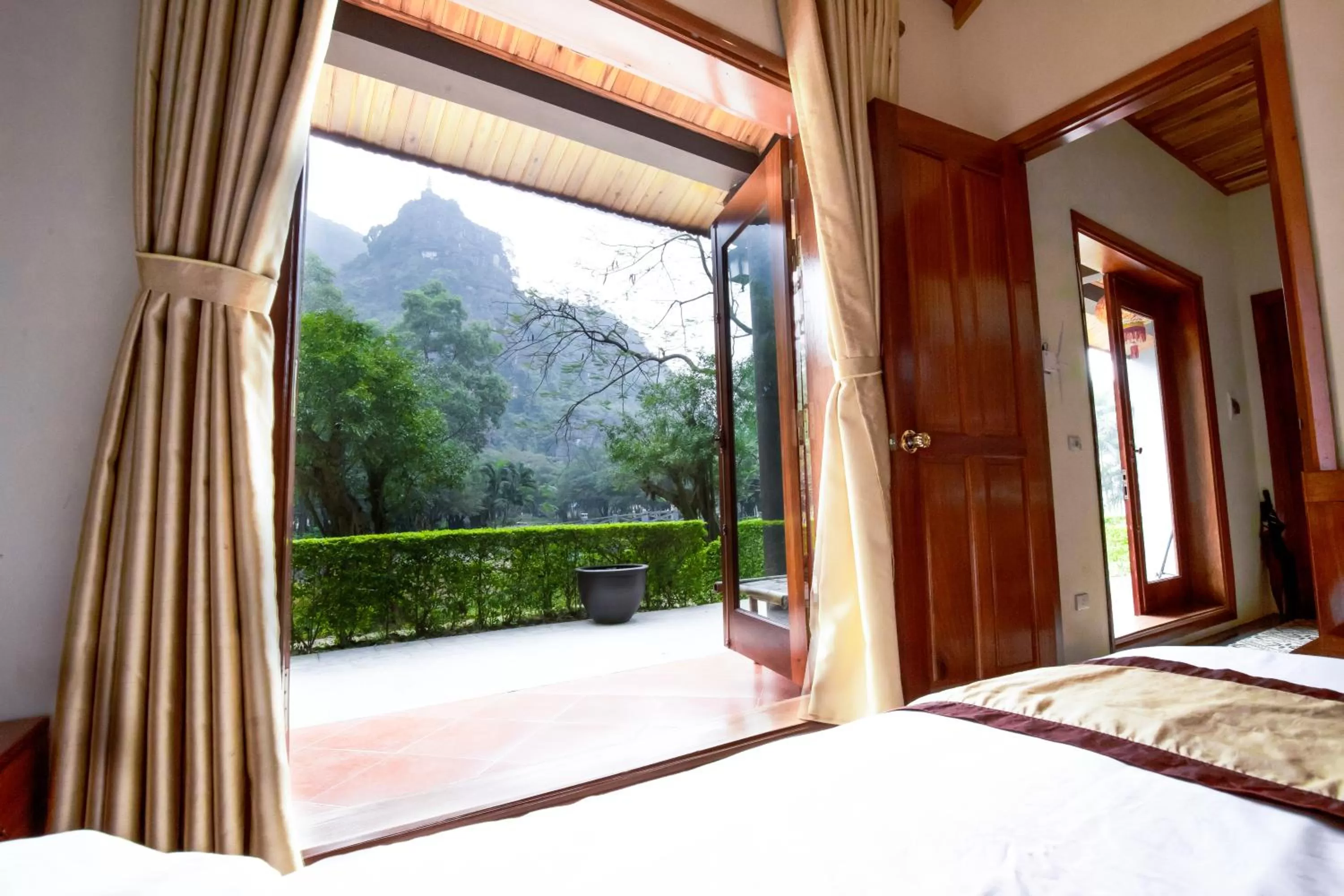 Garden view, Mountain View in Mua Caves Ecolodge (Hang Mua)