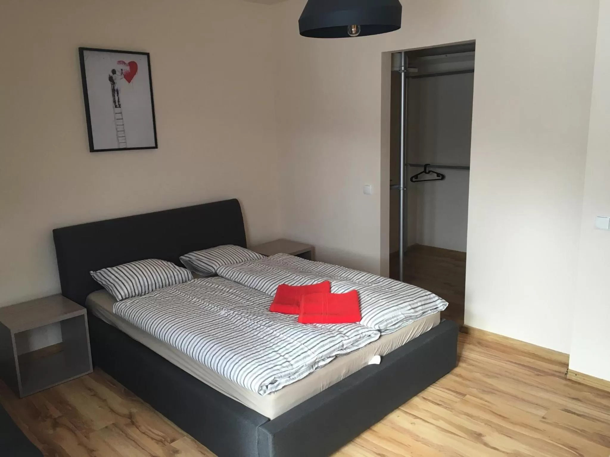 Photo of the whole room, Bed in dask resort