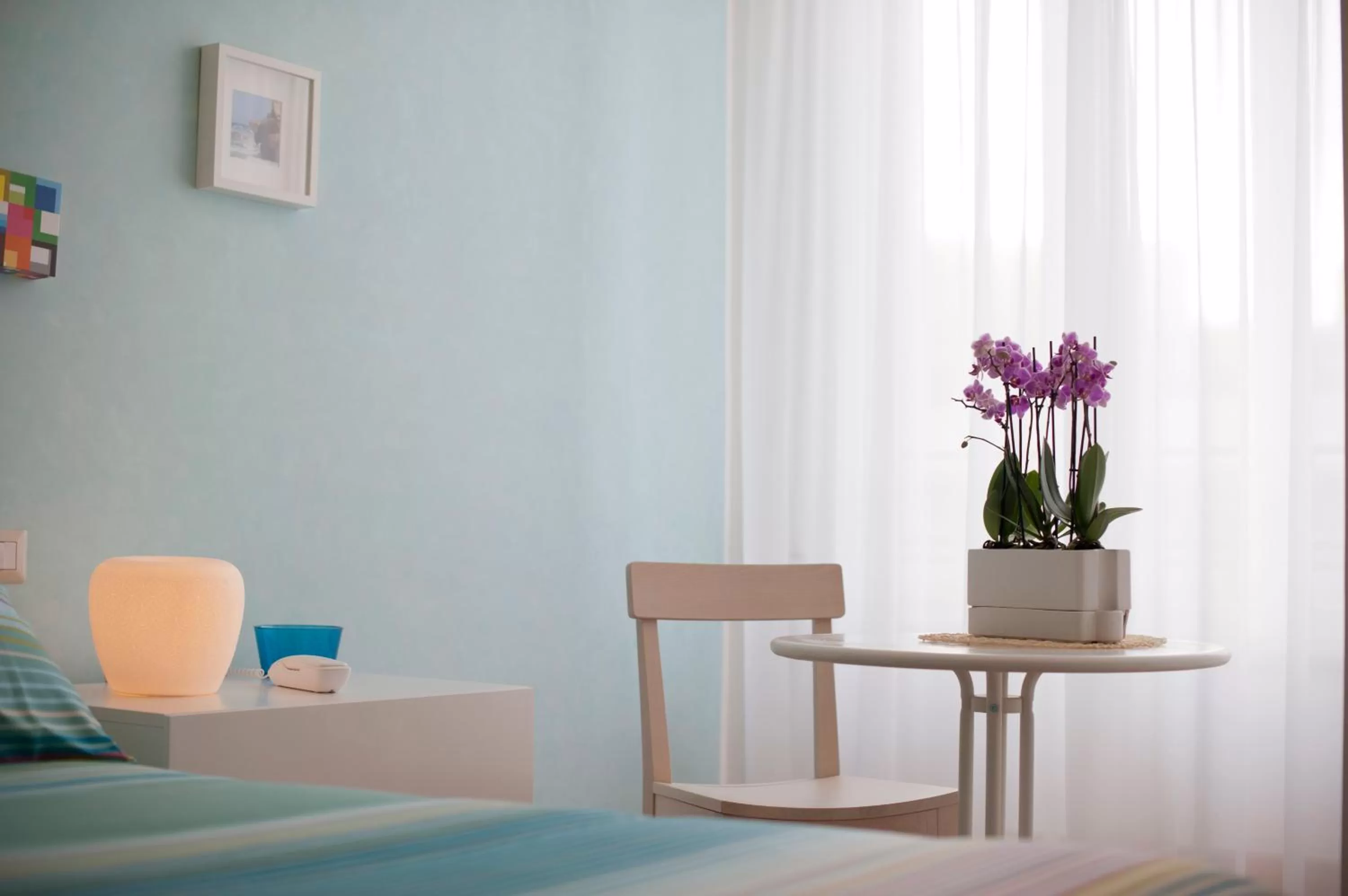 Photo of the whole room, Bed in Garibaldi R&B