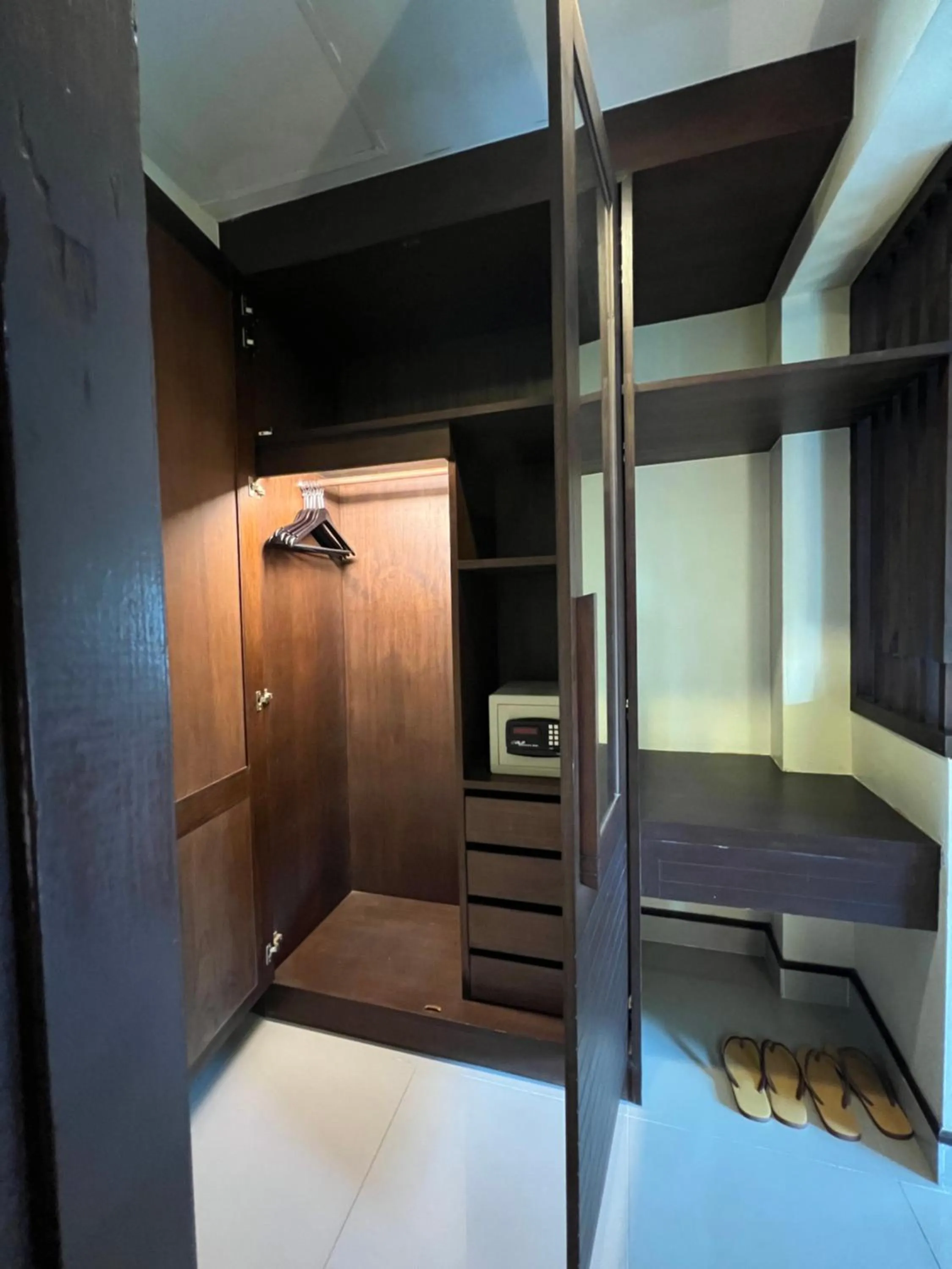 Bed in LANTA PURA beach resort-SHA extra plus