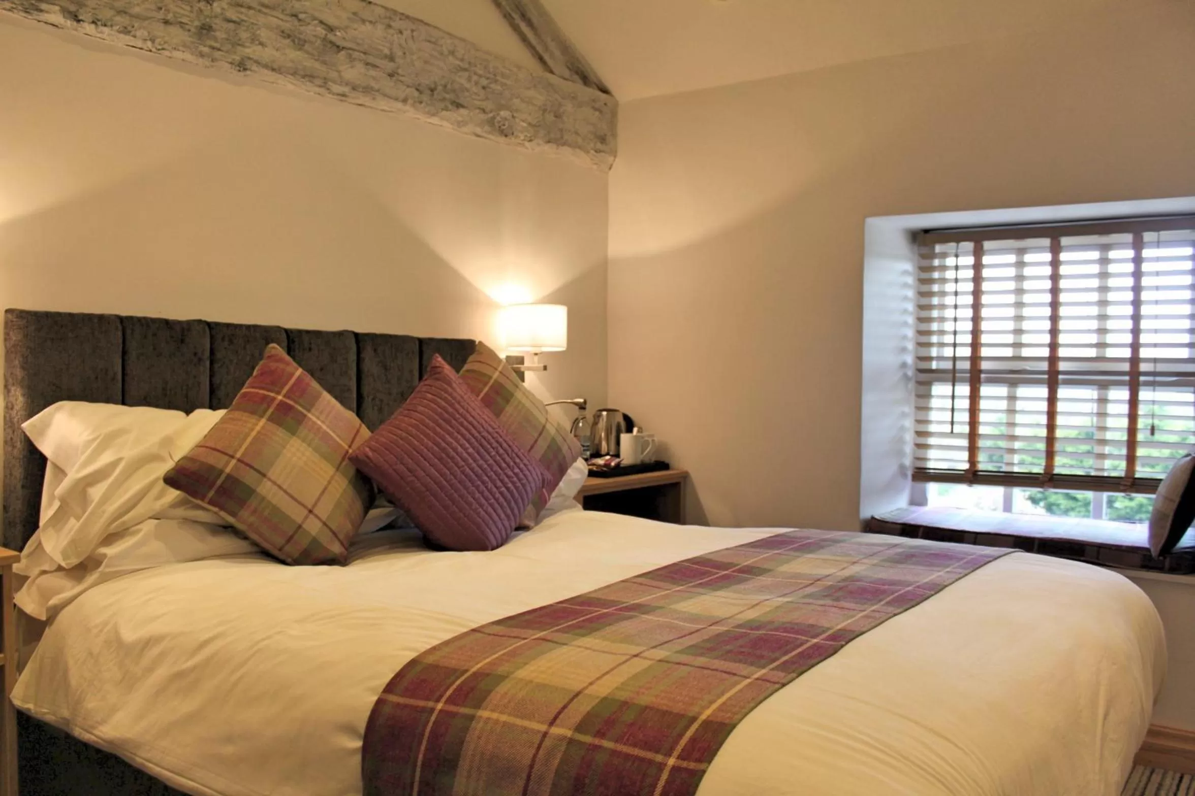 Photo of the whole room, Bed in Healds Hall Hotel