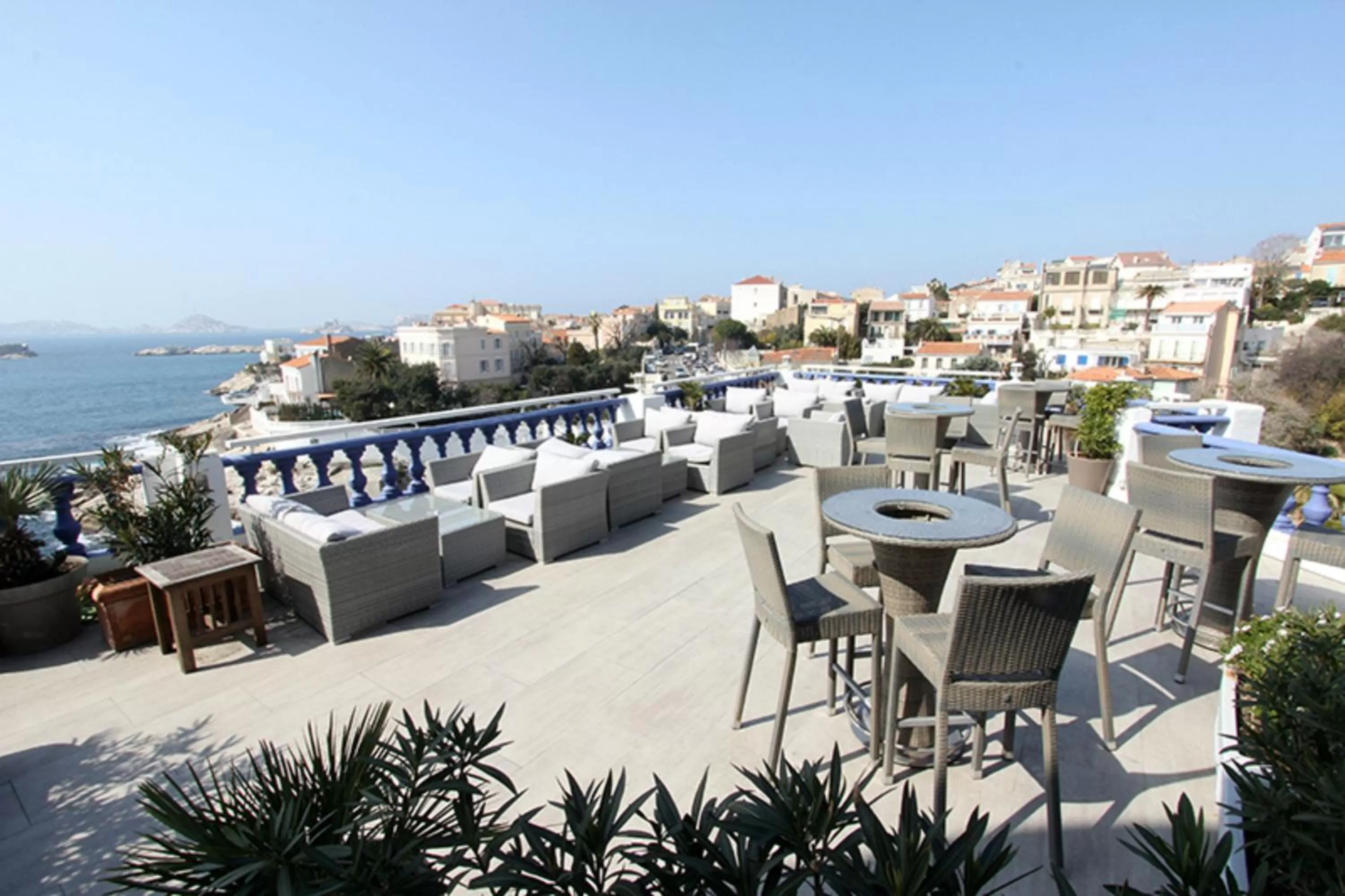 Balcony/Terrace in Le Rhul