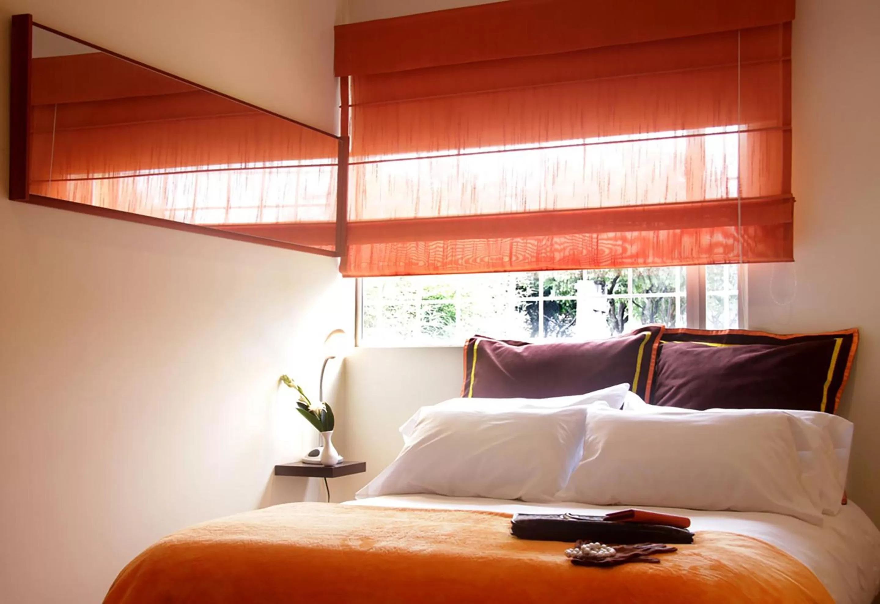 Photo of the whole room in 6 Suites Hotel