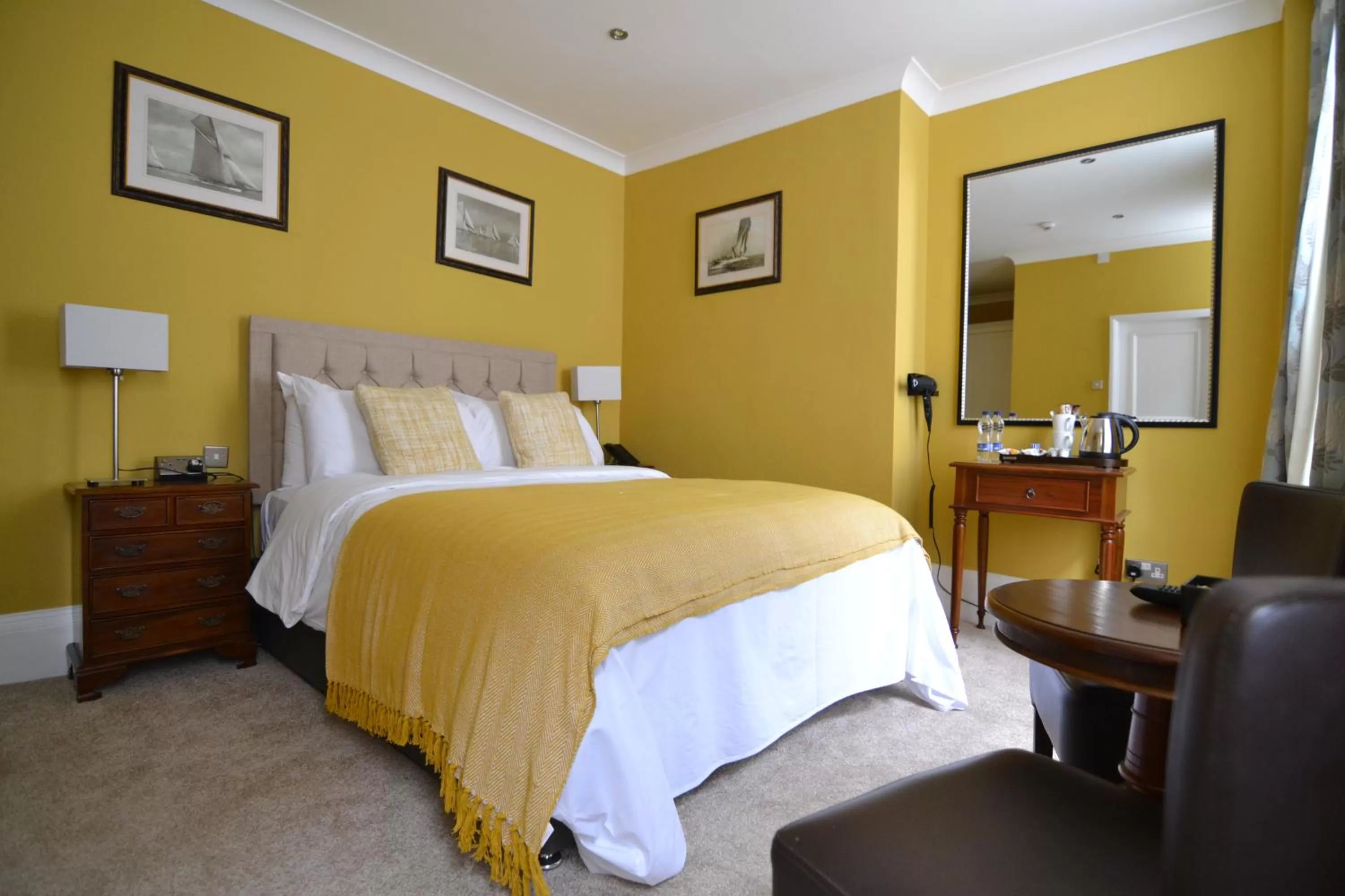 Bed in Angel and Royal Hotel