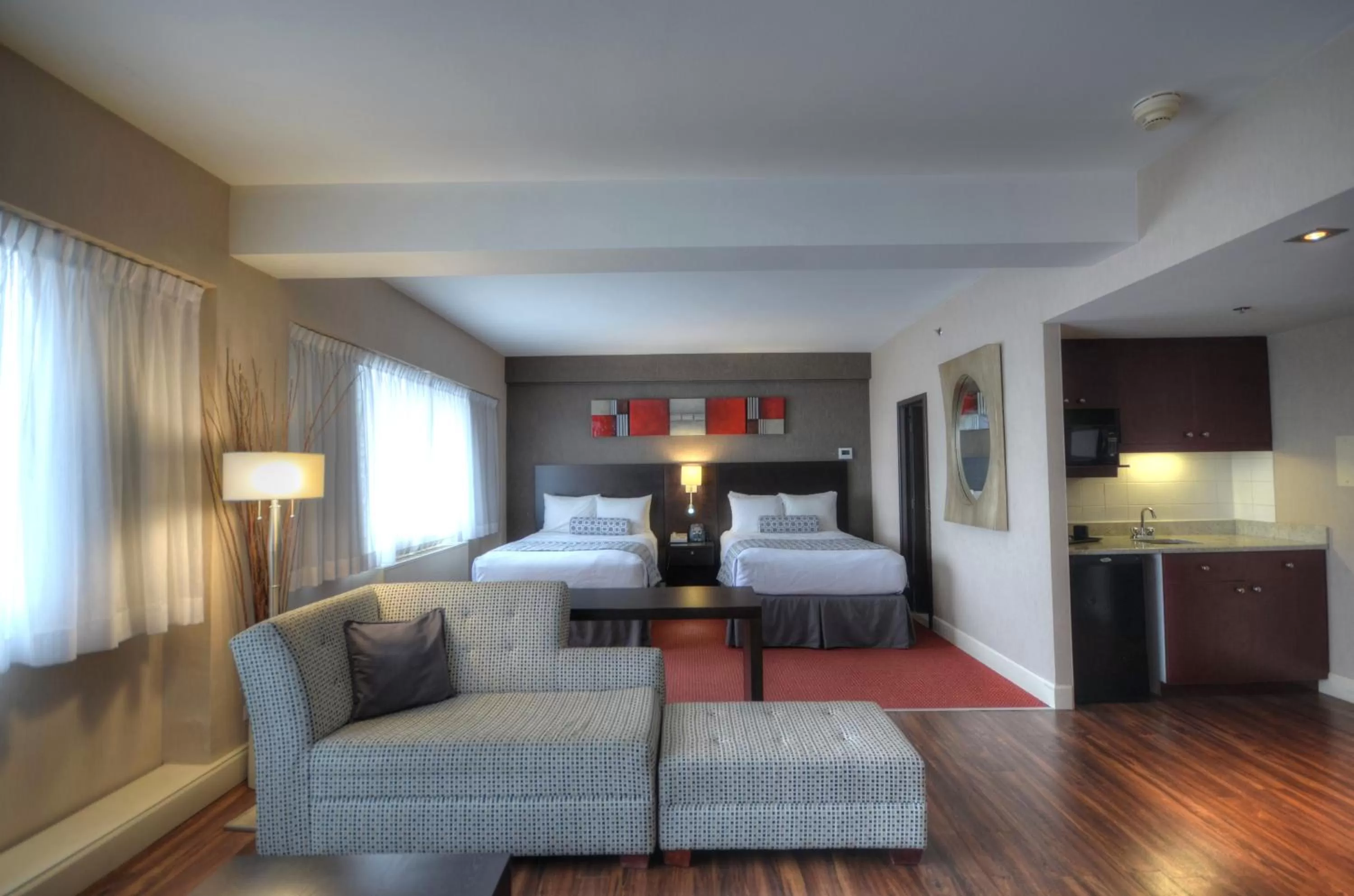 Bed in Armon Plaza Montreal Airpt, Trademark Collection by Wyndham