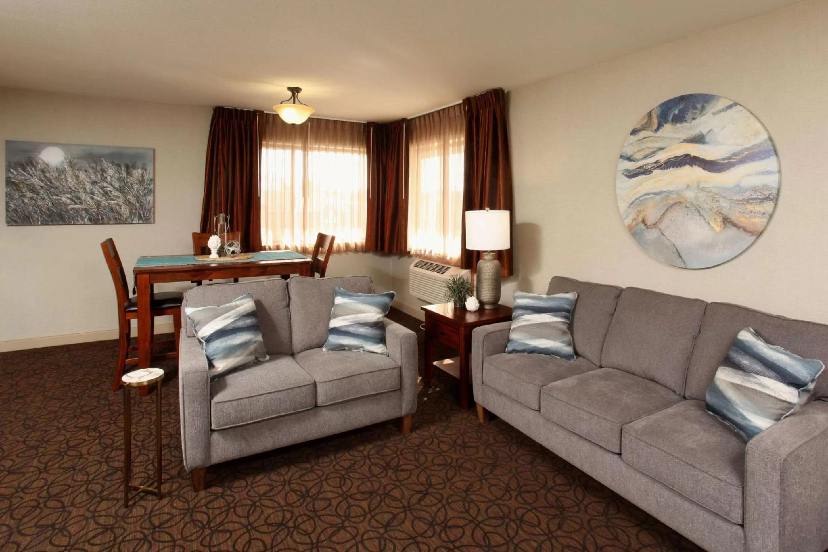 Photo of the whole room in Quality Inn Oakwood