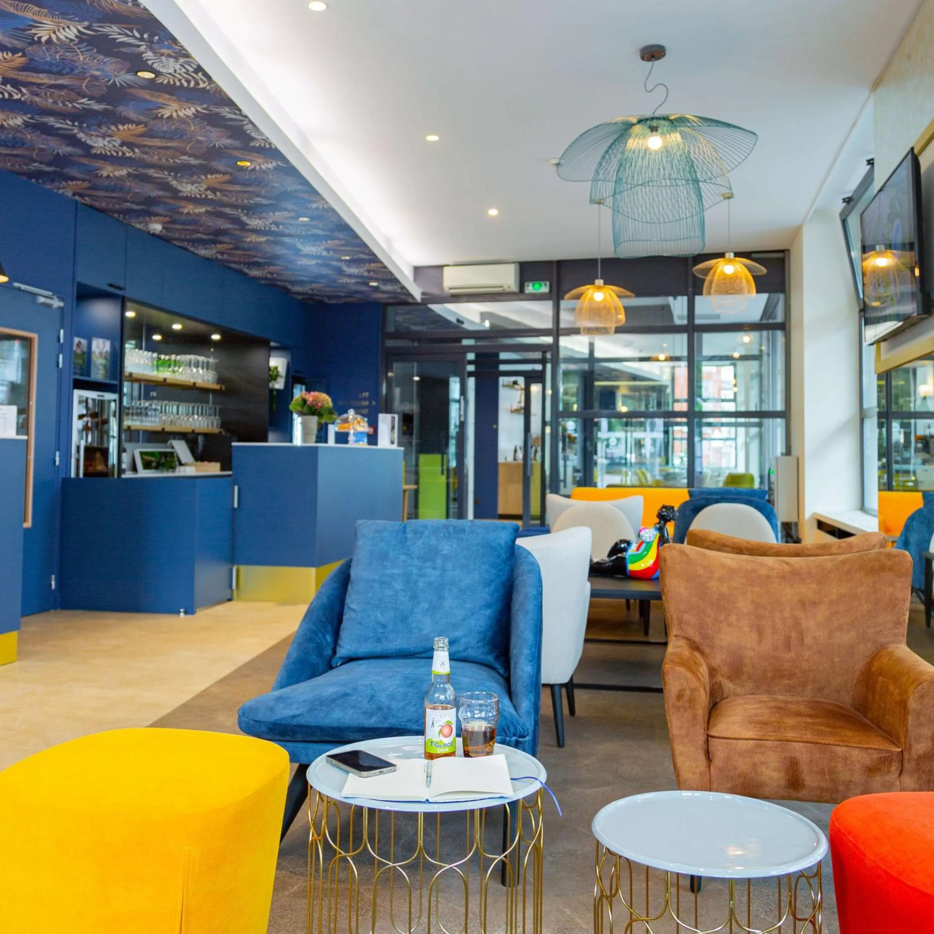 Lounge or bar in Best Western Mulhouse Salvator Centre