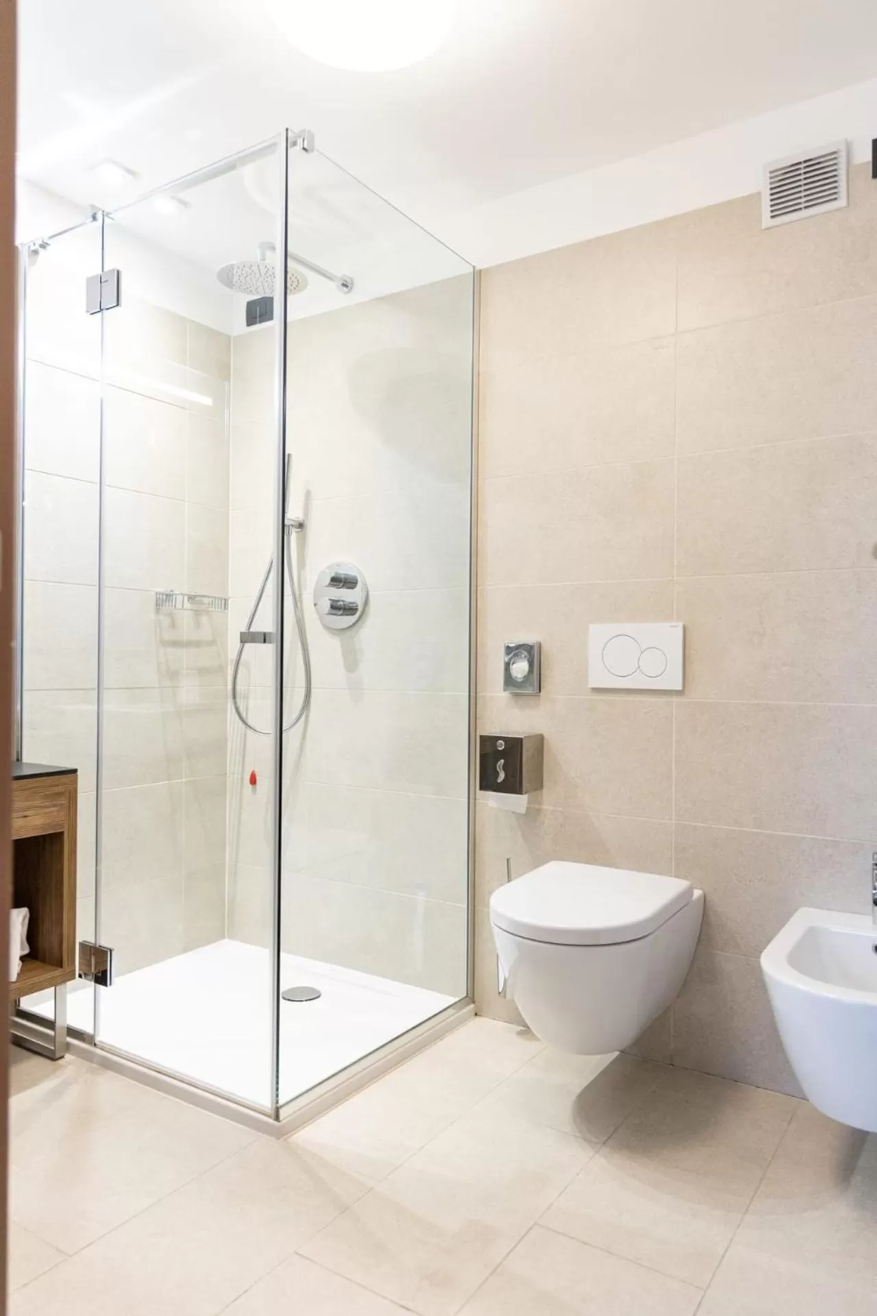 Shower in Olimpia Hotel