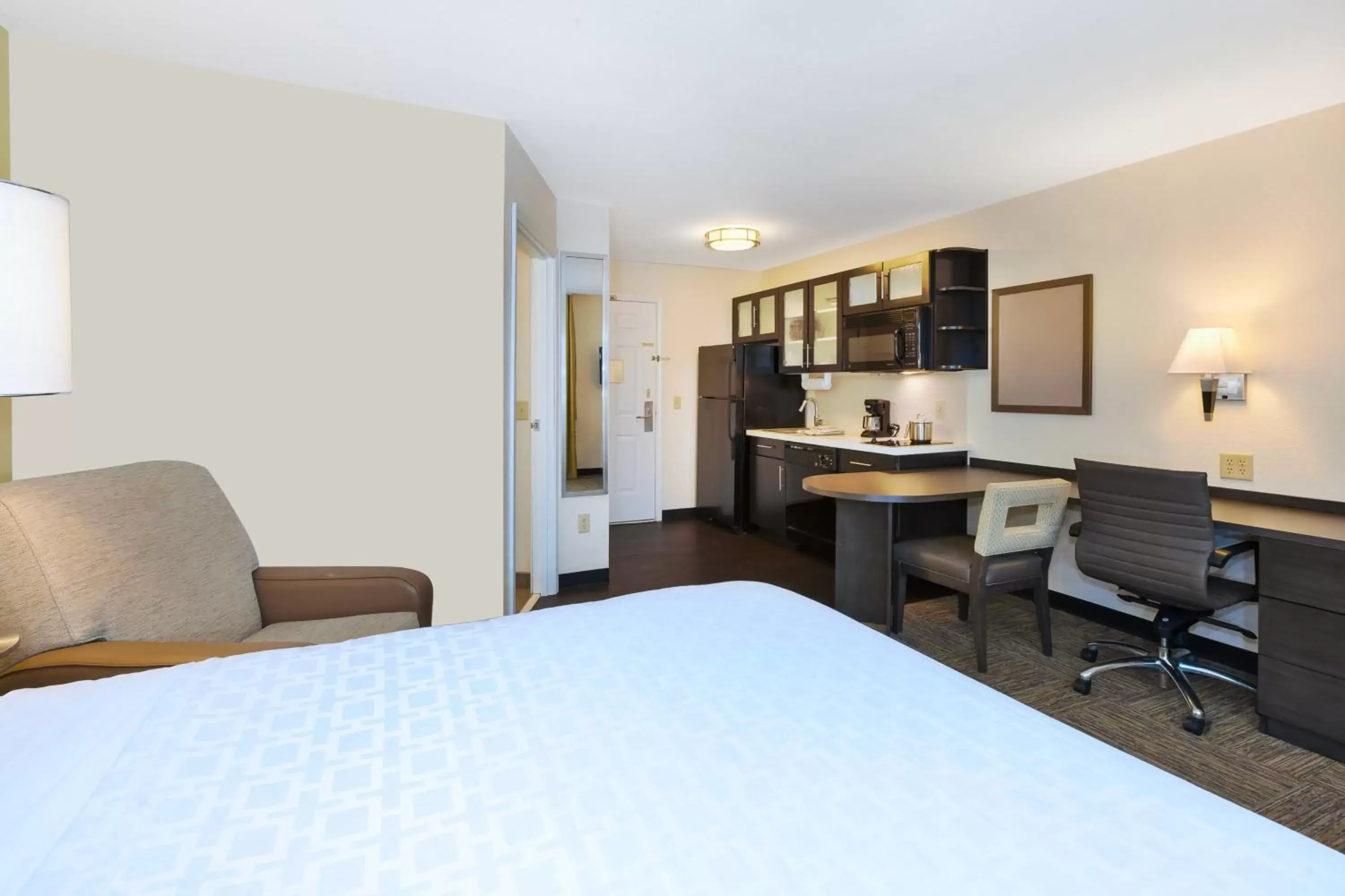 Queen Studio - Disability Access/Non-Smoking in Candlewood Suites Polaris by IHG Queen Studio - Disability Access/Non-Smoking in Candlewood Suites Polaris by IHG
