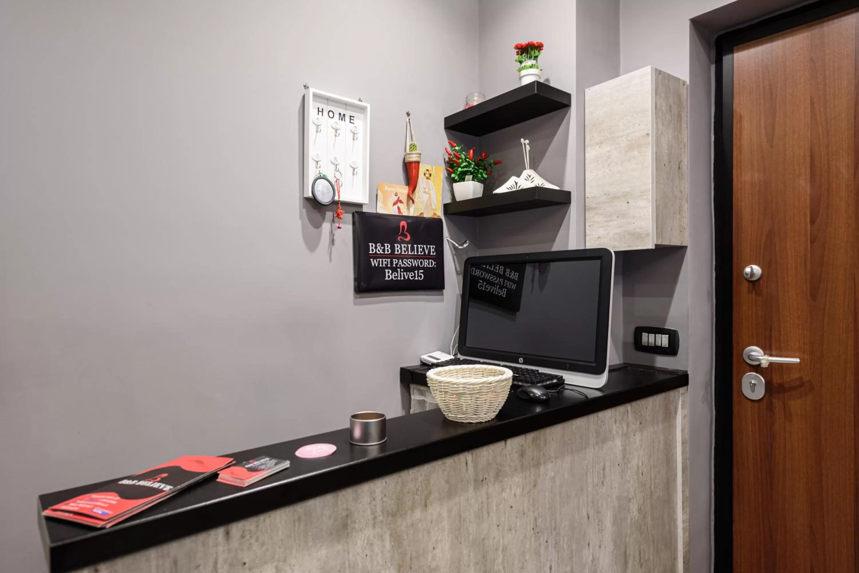 Lobby or reception, TV/Entertainment Center in B&B BELIEVE con SPA privata