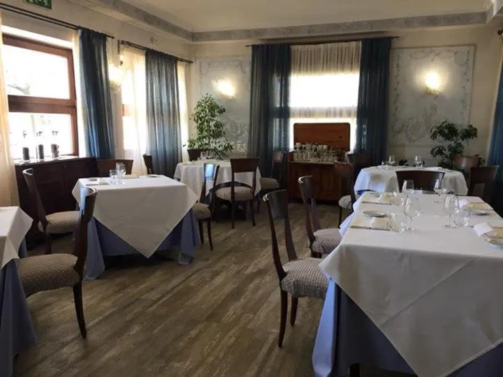Restaurant/places to eat in Hotel Lugana Parco Al Lago