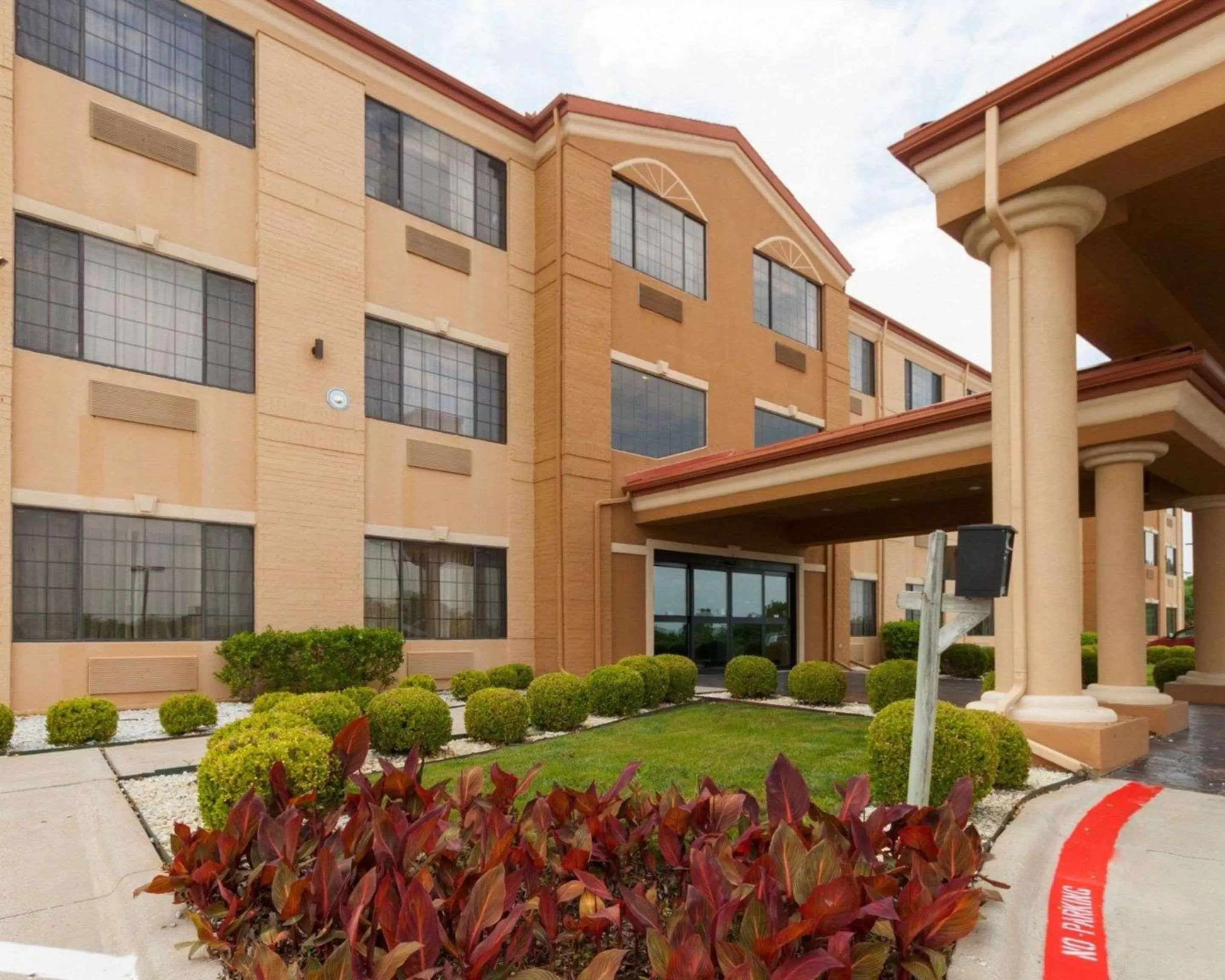 Property building in Comfort Suites Lake Ray Hubbard
