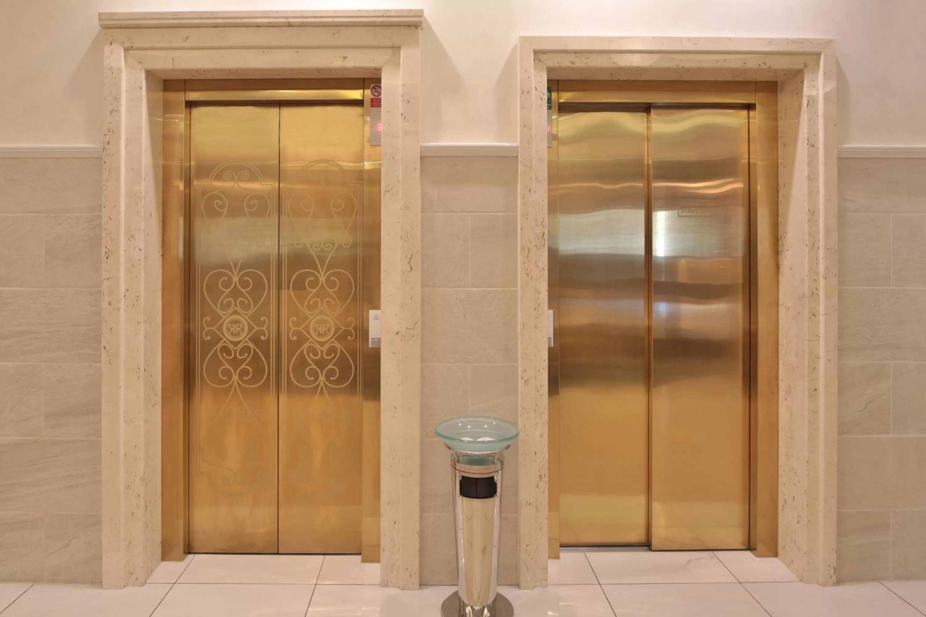 Area and facilities in Retro Riverside Wellness Resort