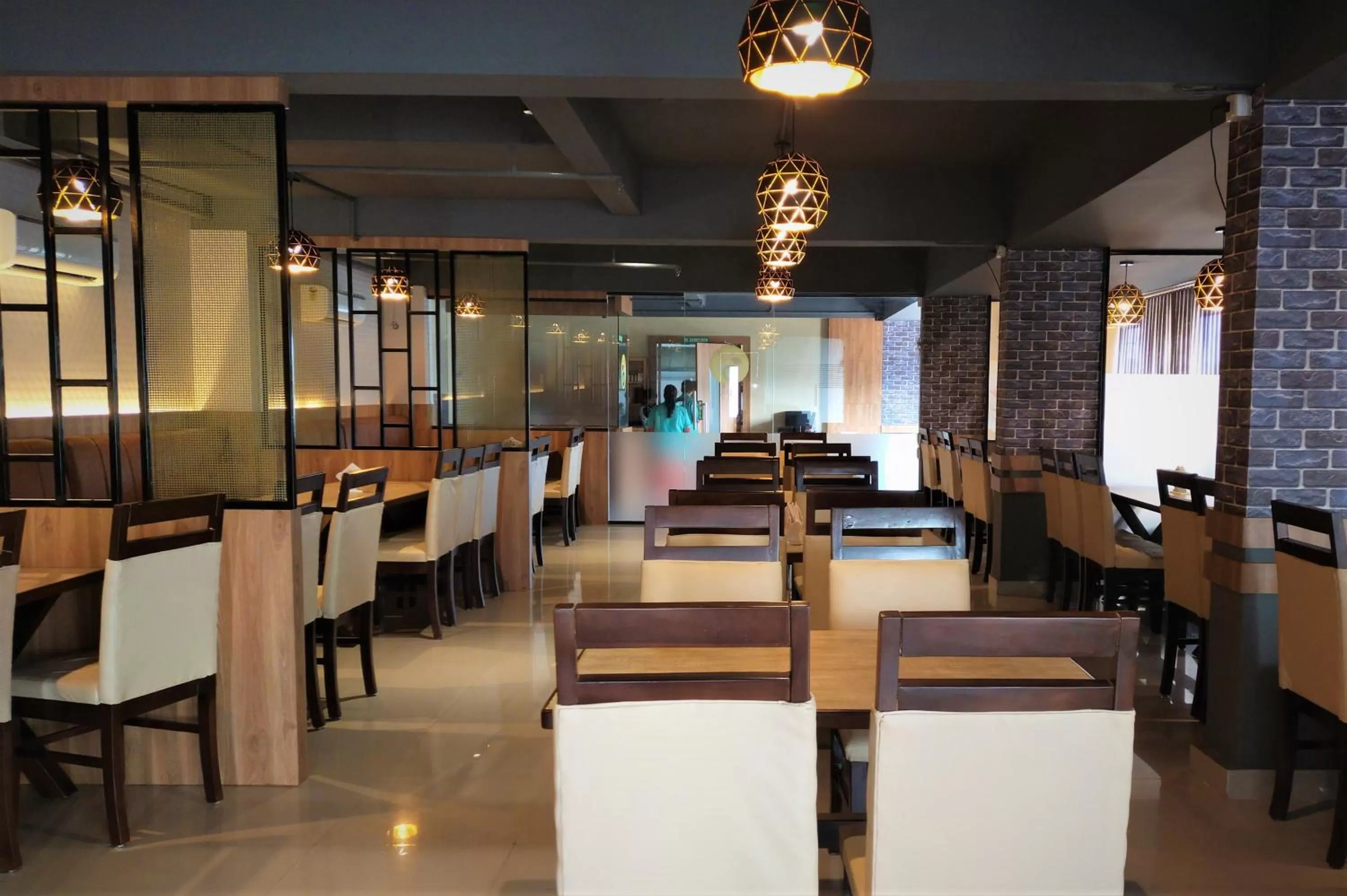 Restaurant/places to eat in Adyar Plaza Inn by RAK Rooms, Mangaluru