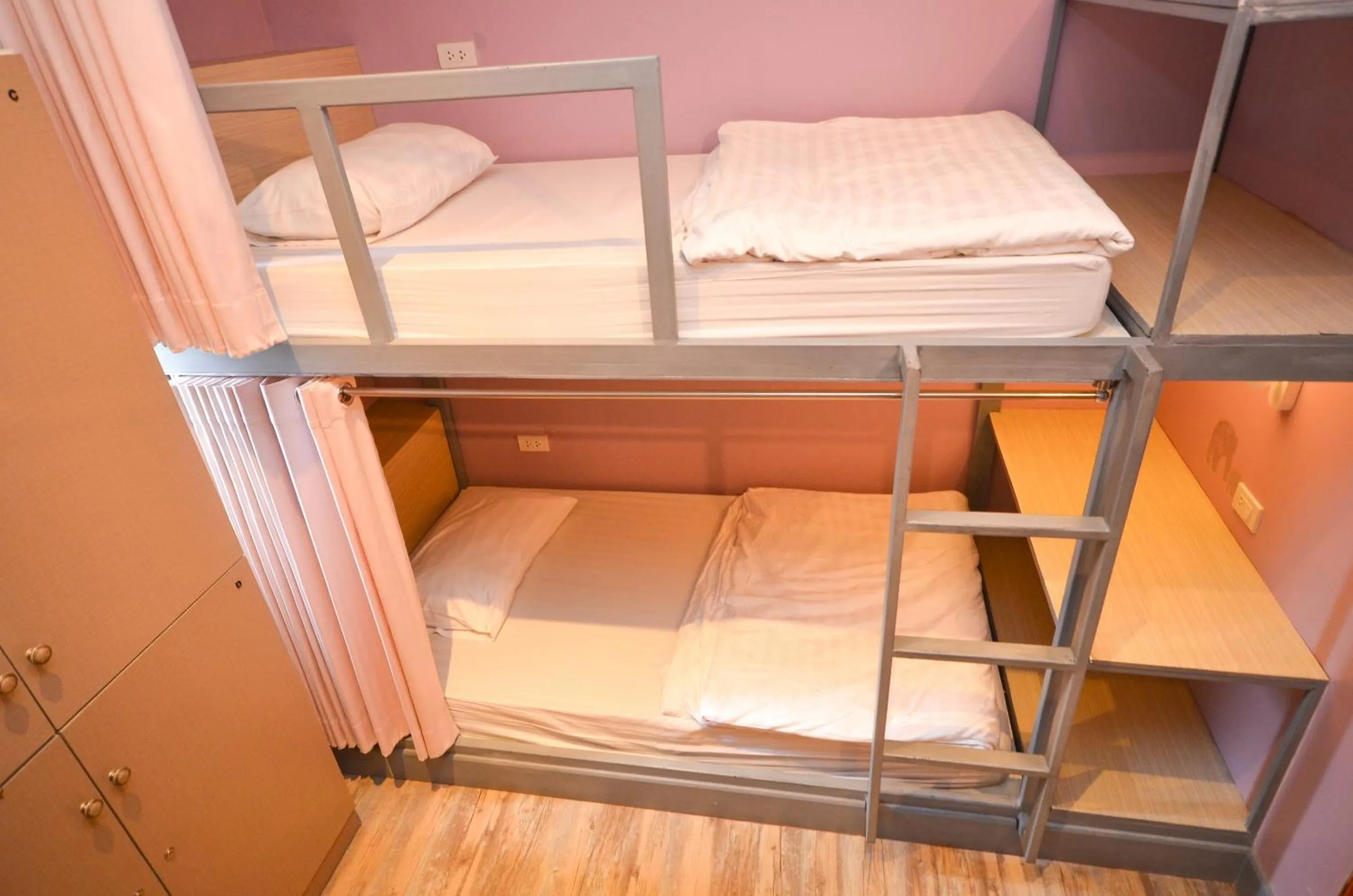 bunk bed, Bed in Good Day Hostel