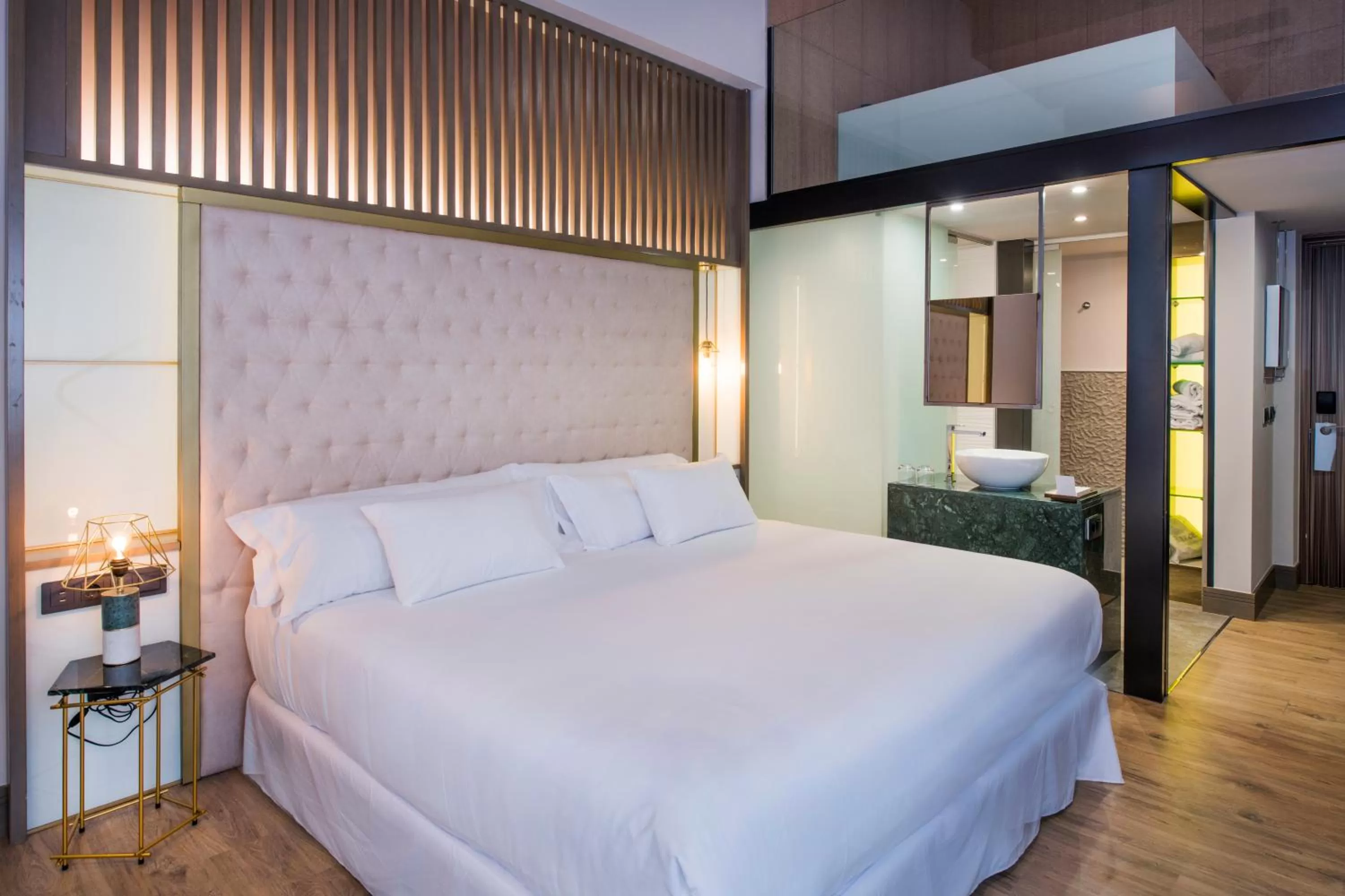 Photo of the whole room, Bed in Barceló Ourense