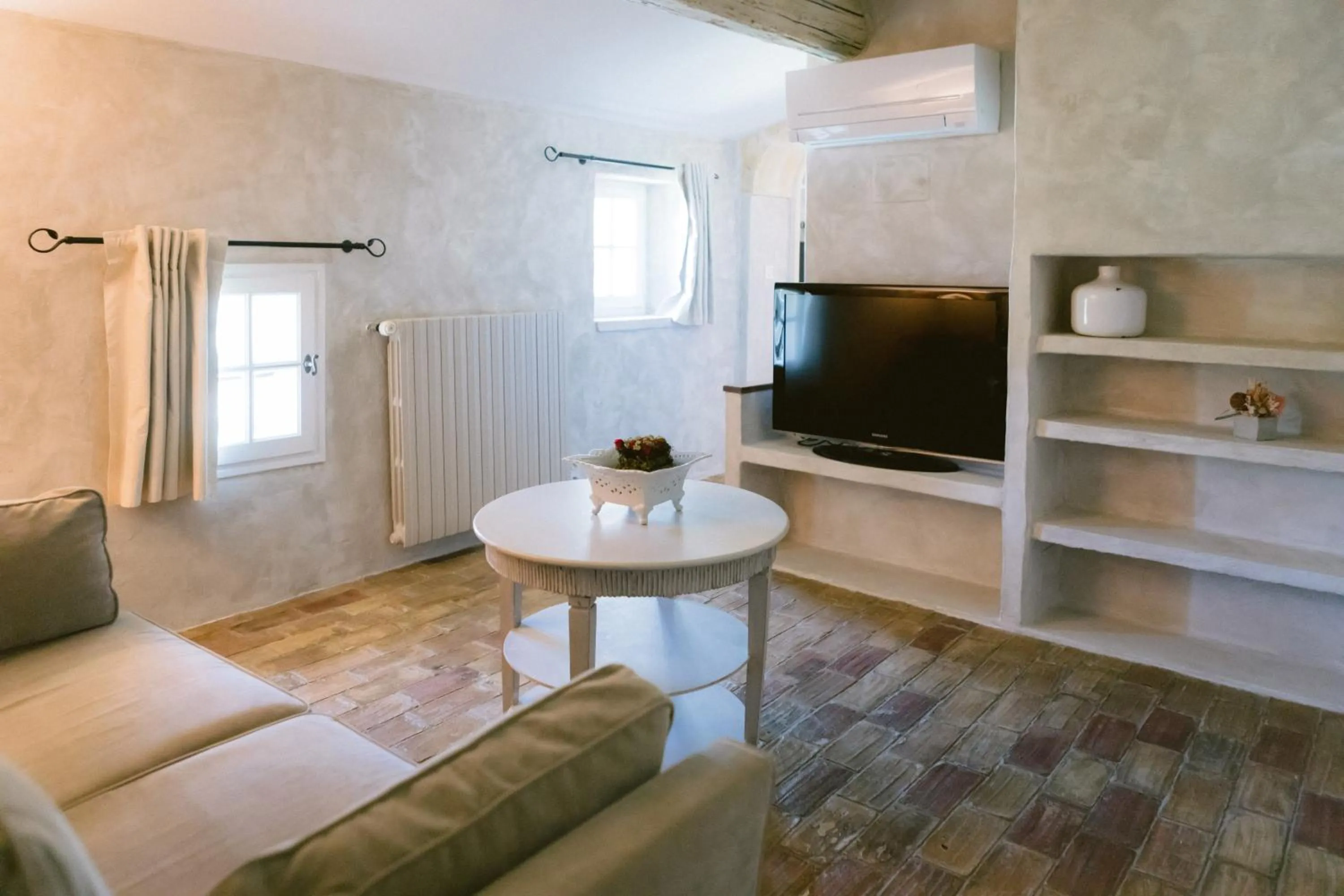 Property building in Le Mas De La Rose - Teritoria