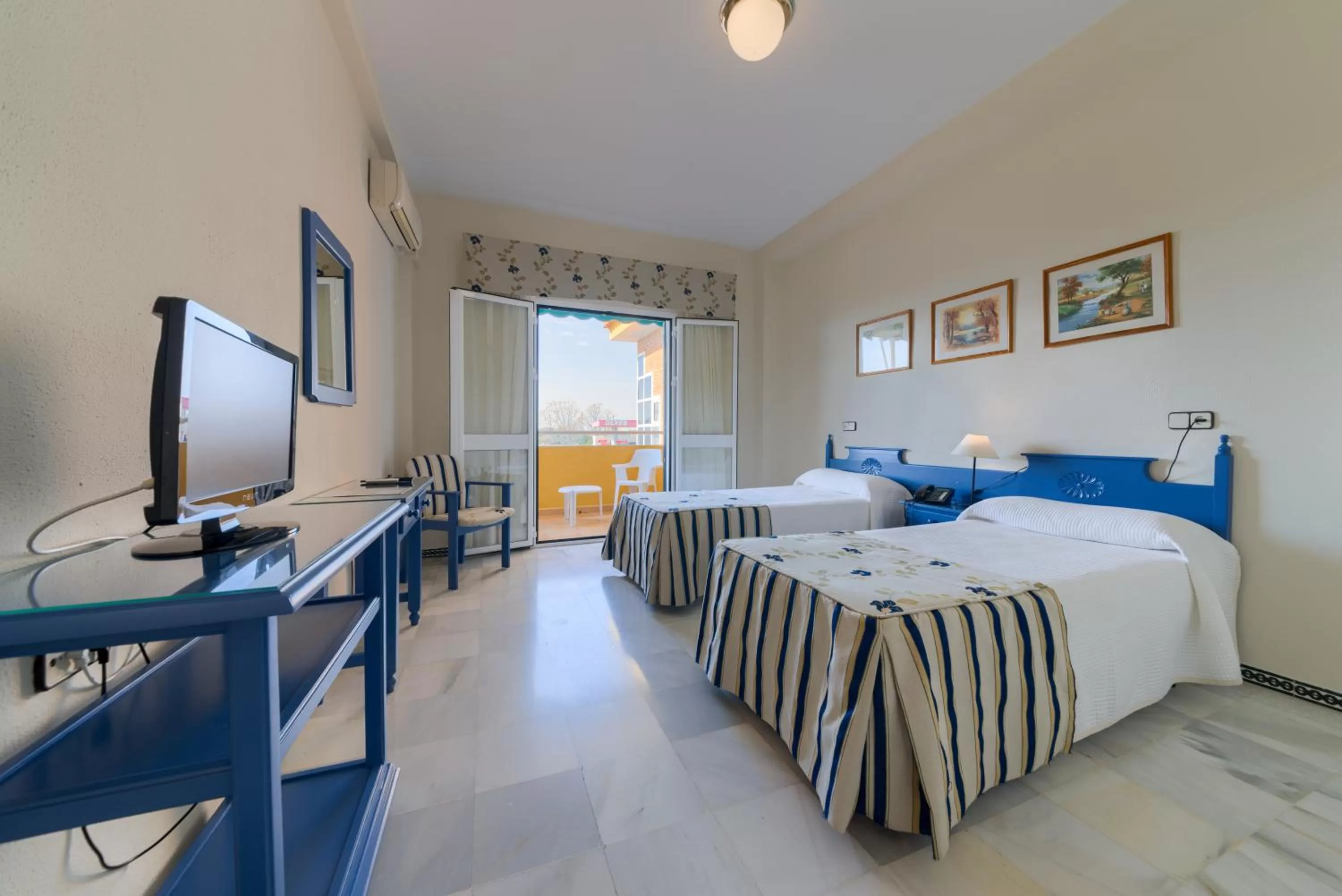 Bedroom, Bed in Hotel Torre De Los Guzmanes