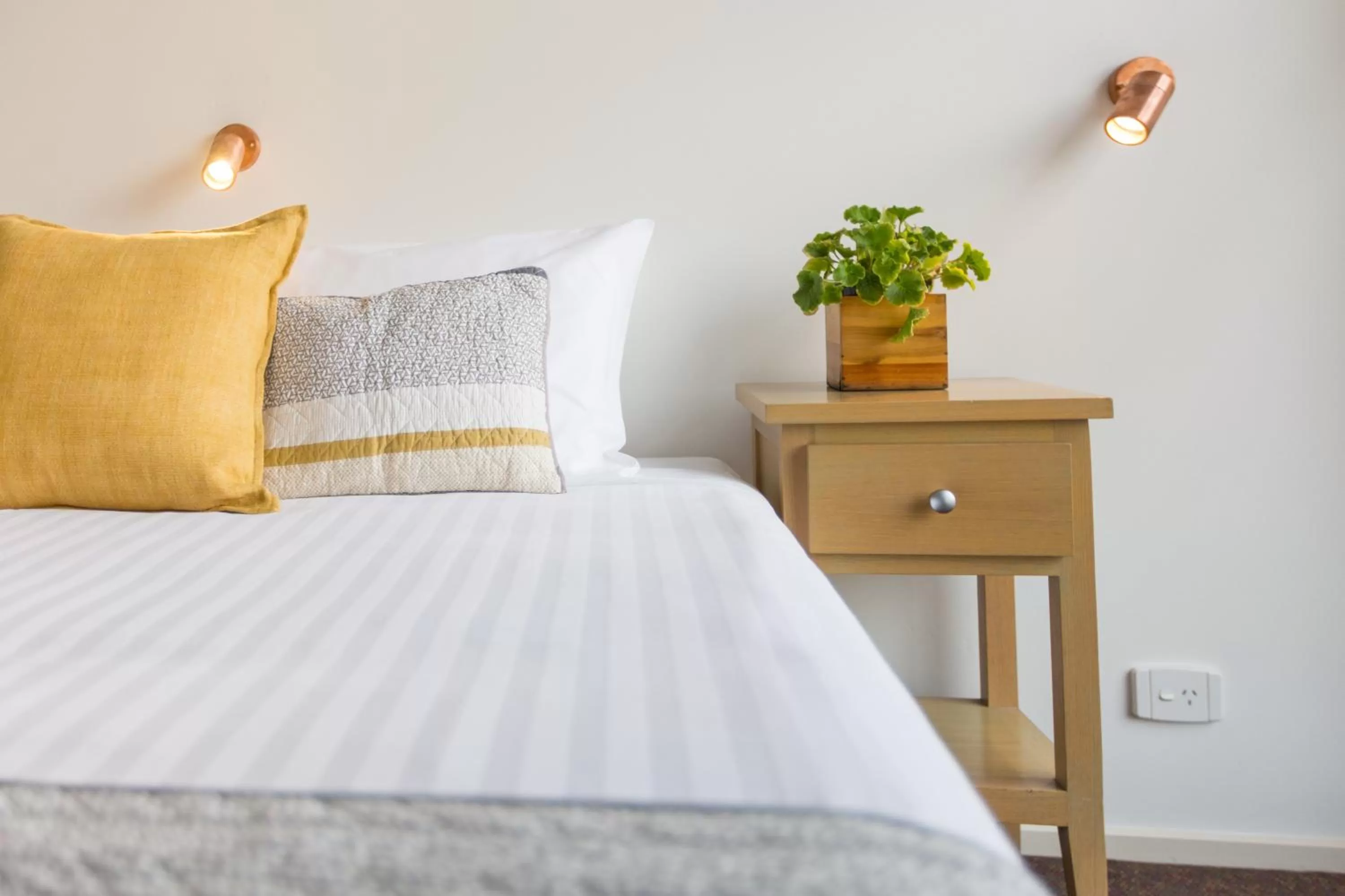 Bed in Fox on the Run - Motel Kilmore