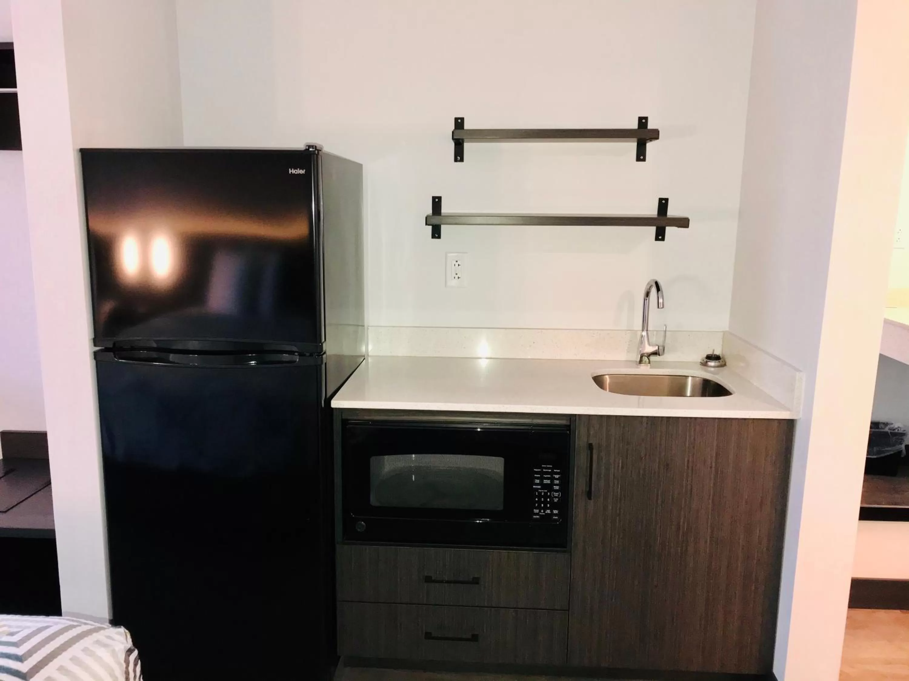 Kitchen/Kitchenette in Studio 6 Dublin, Ga