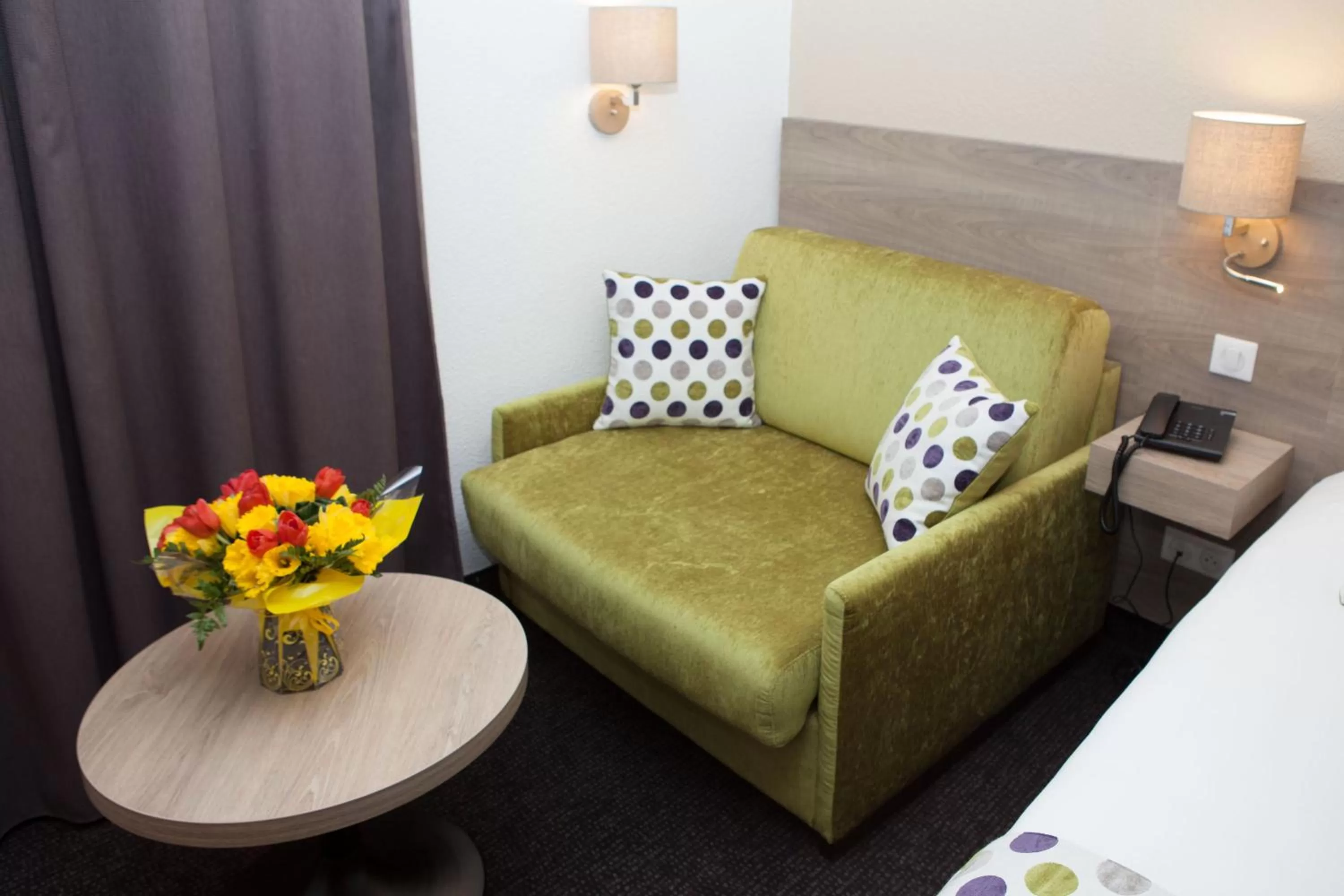 Seating area, Bed in Sure Hotel by Best Western Limoges Sud