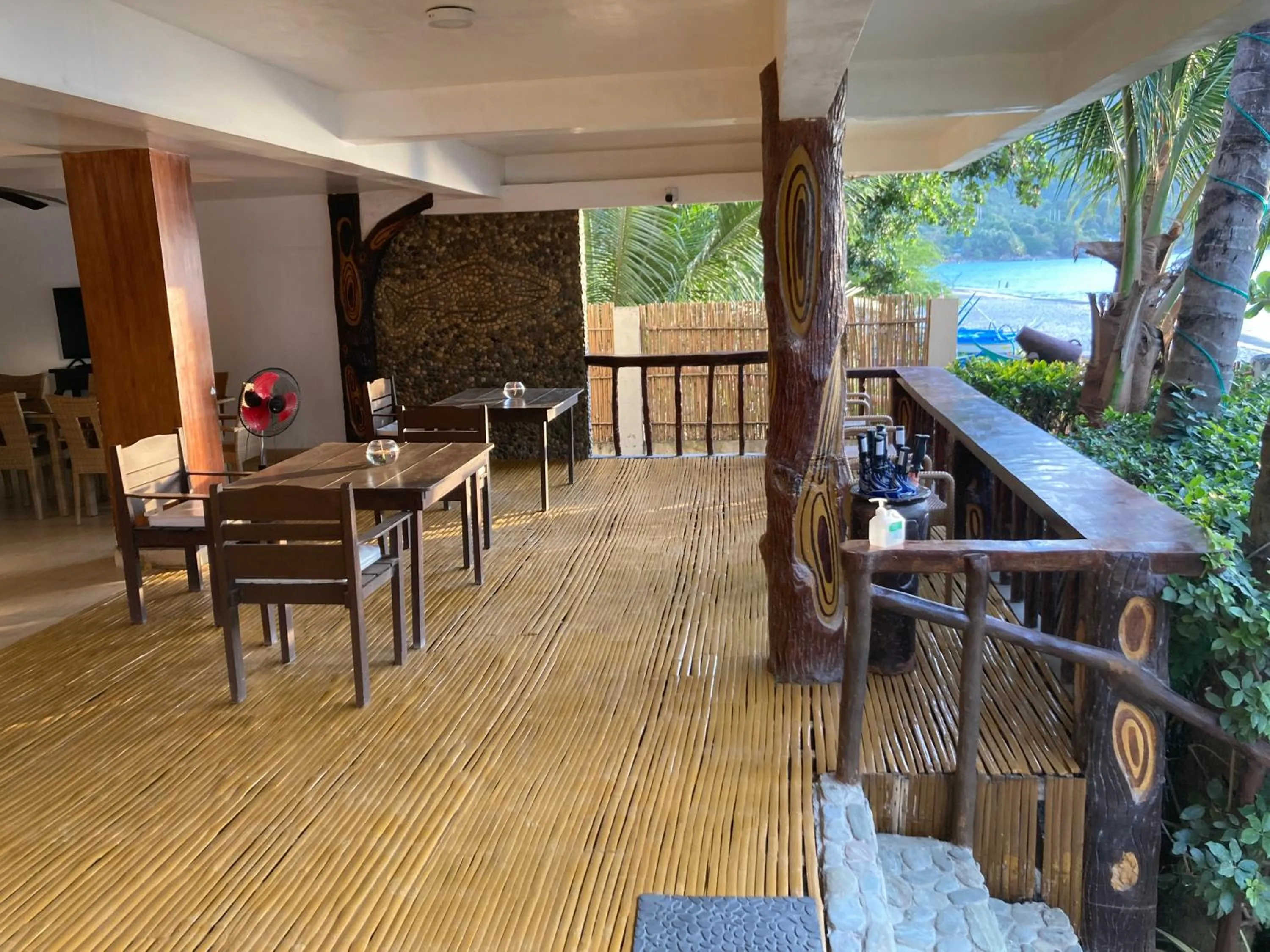 Restaurant/places to eat in Sunset At Aninuan Beach Resort