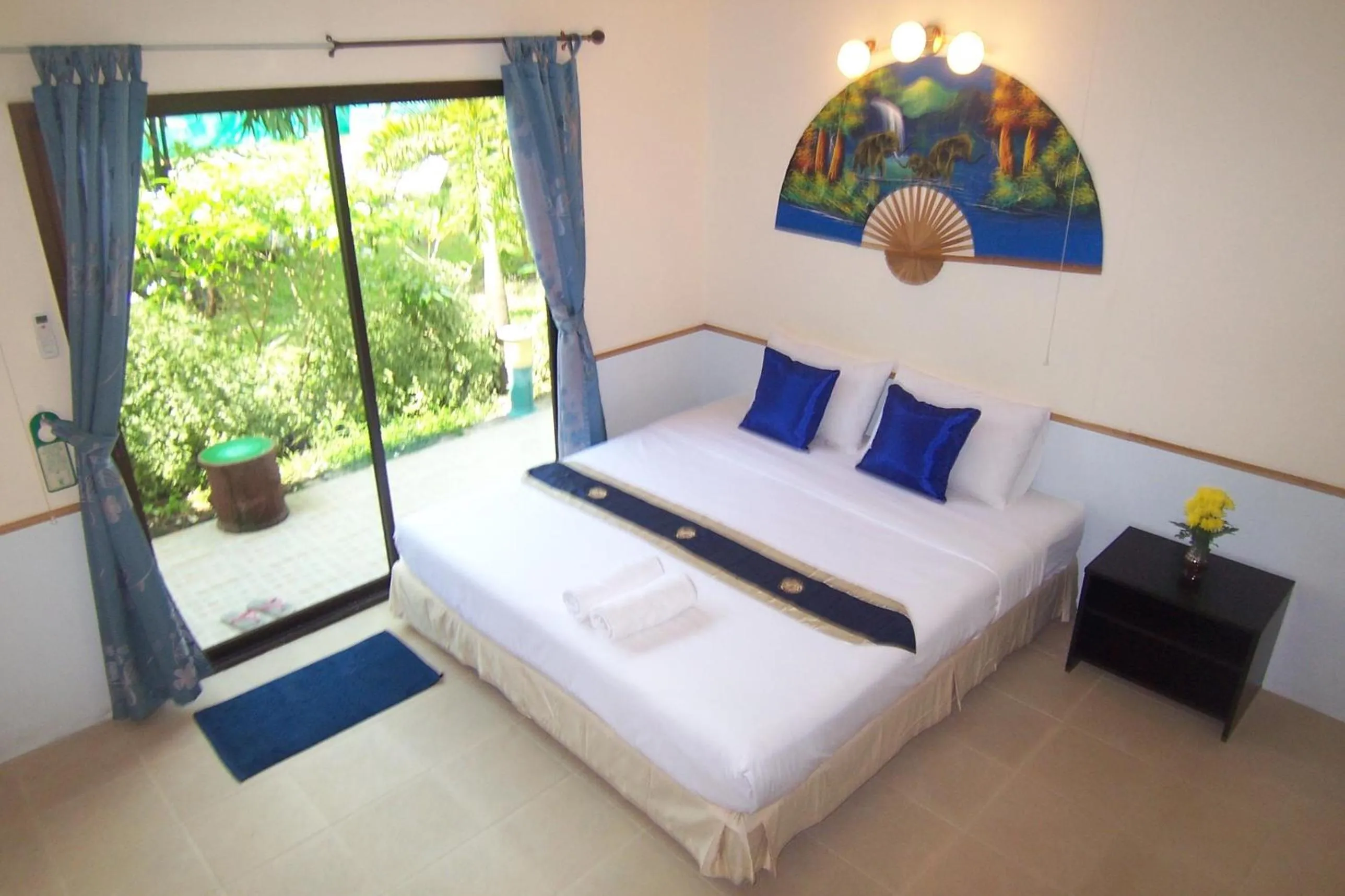 Bed in Phuket Airport Overnight Hotel