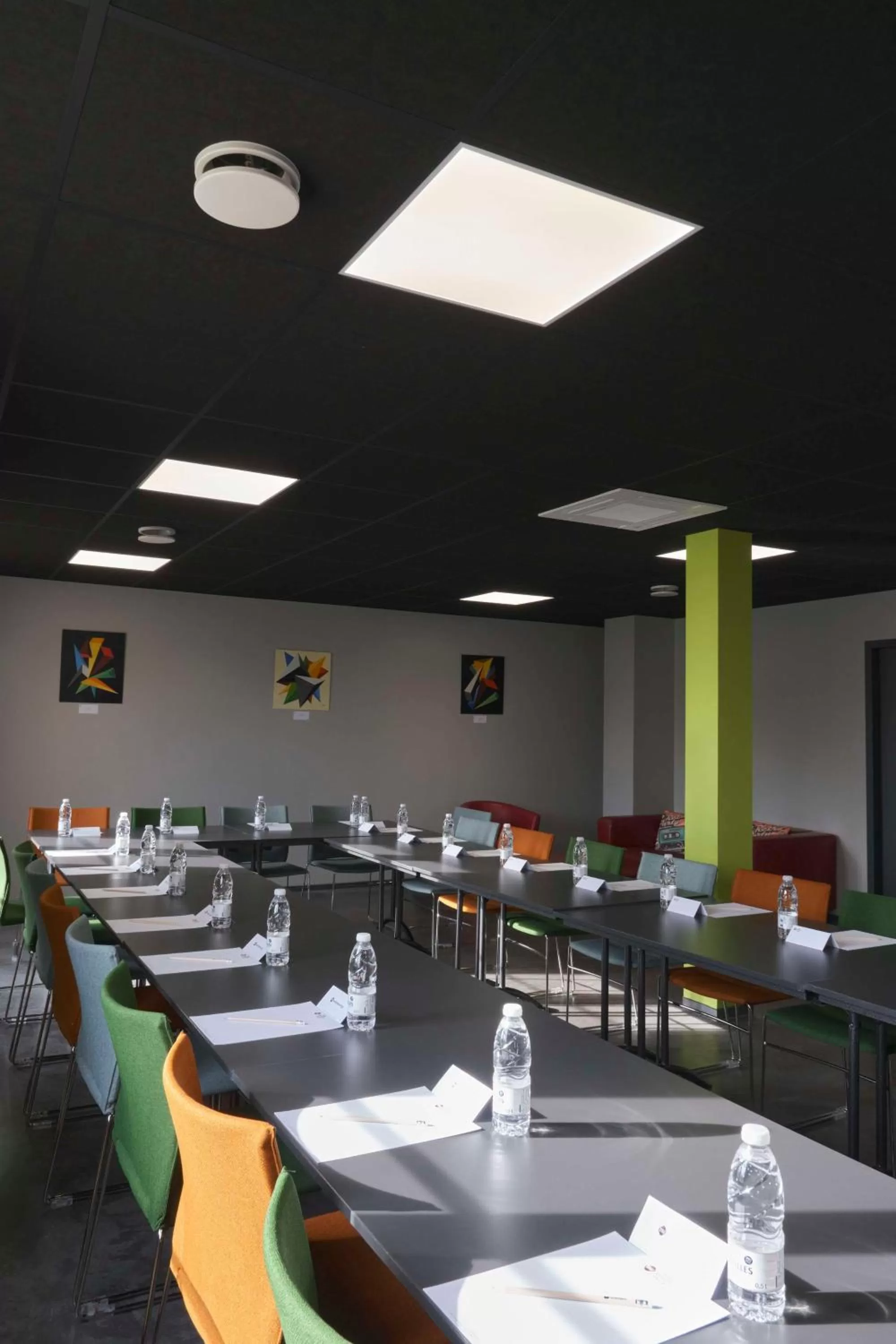 Meeting/conference room in Best Western Plus Le Canard sur le Toit