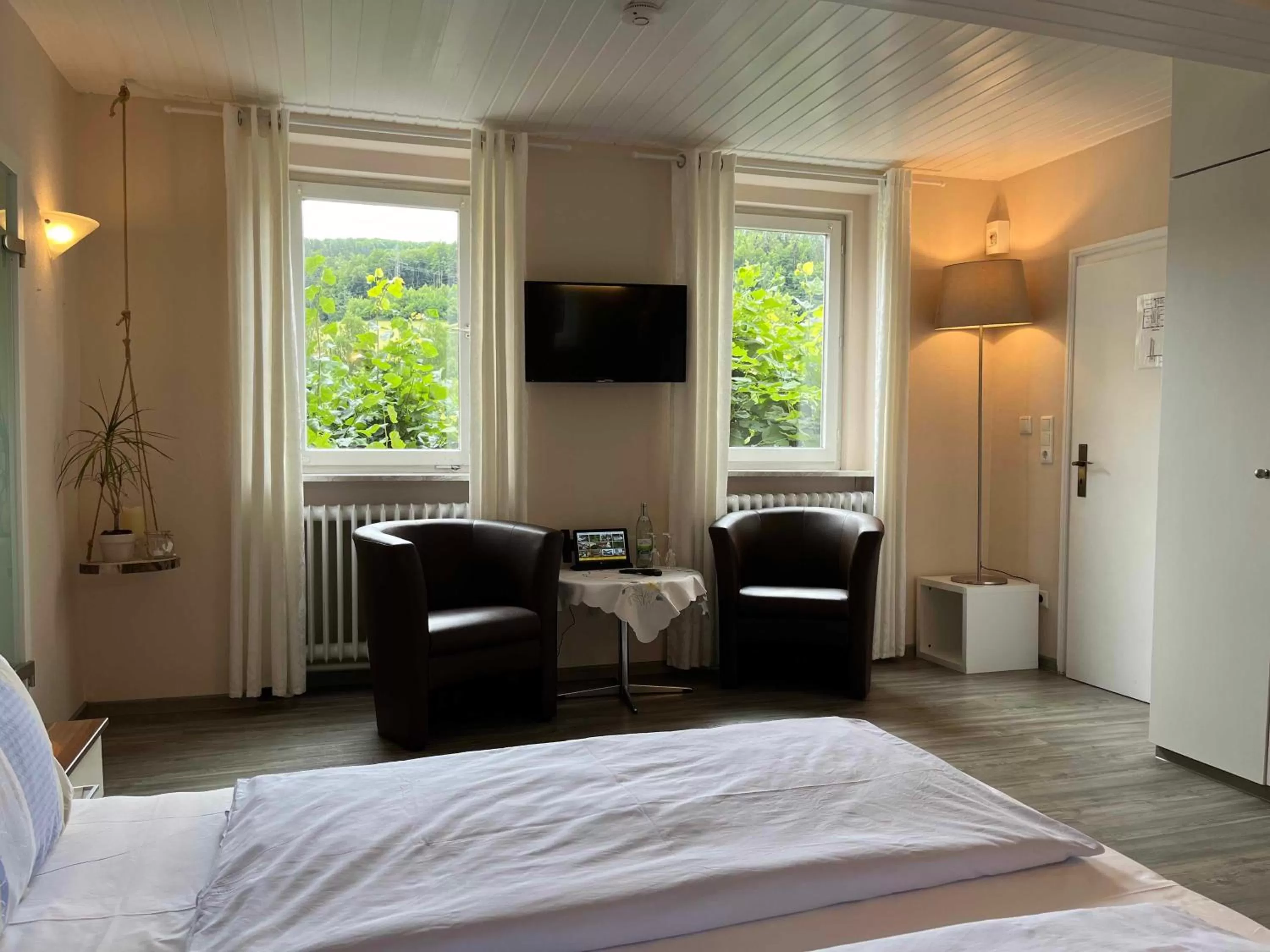 Seating area, Bed in Gasthaus Breitenbach