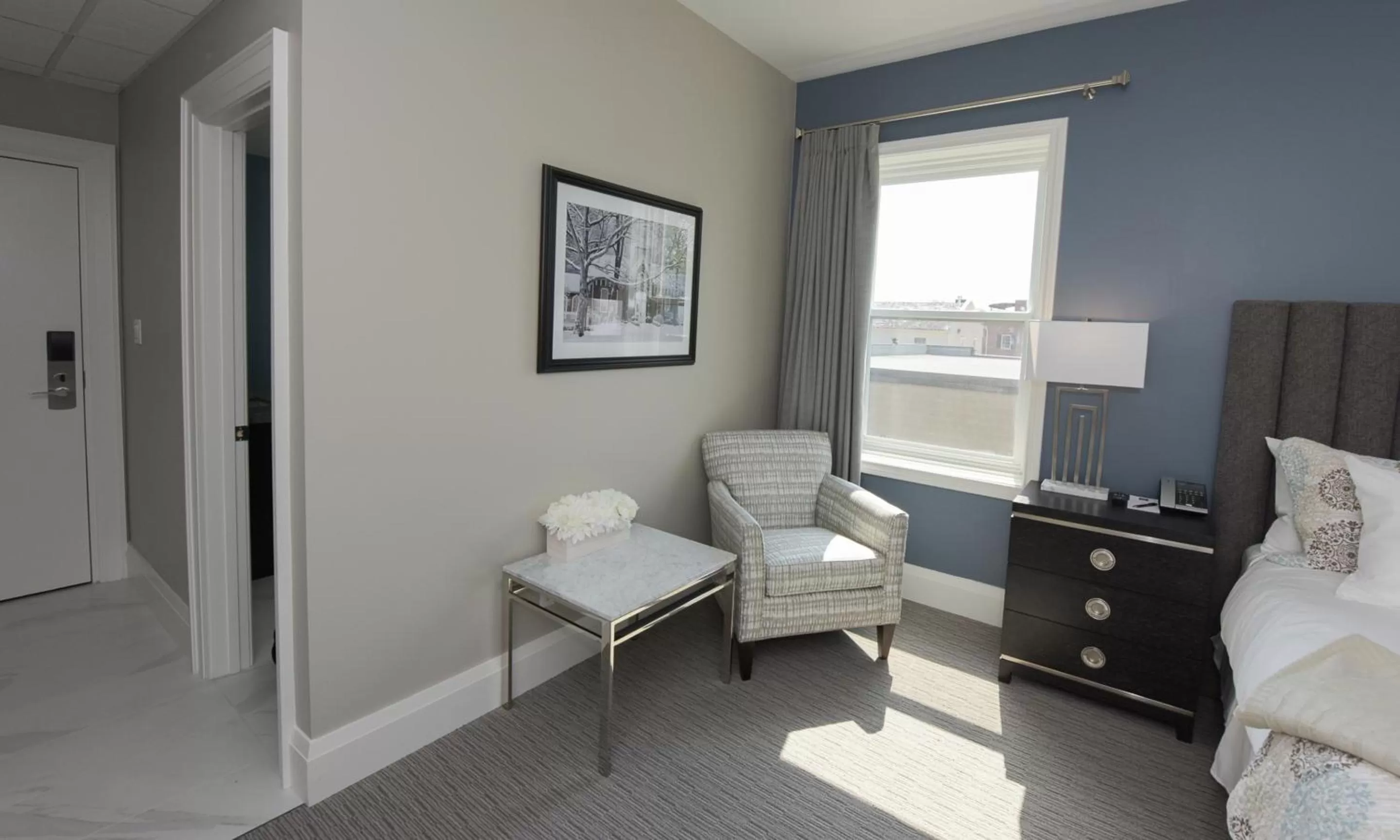 Seating area, Bed in 124 on Queen Hotel & Spa