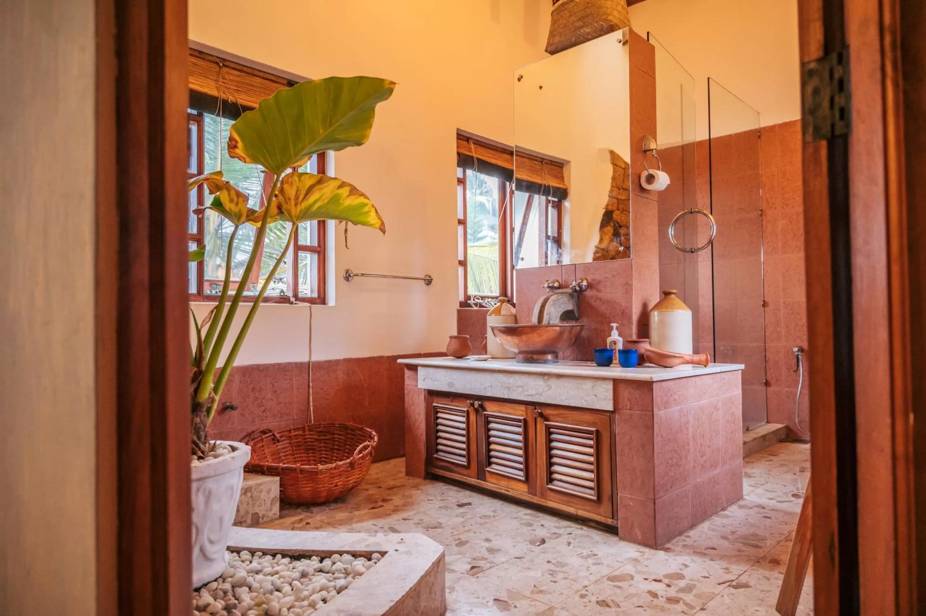 Sānti Beach House with pool & beach