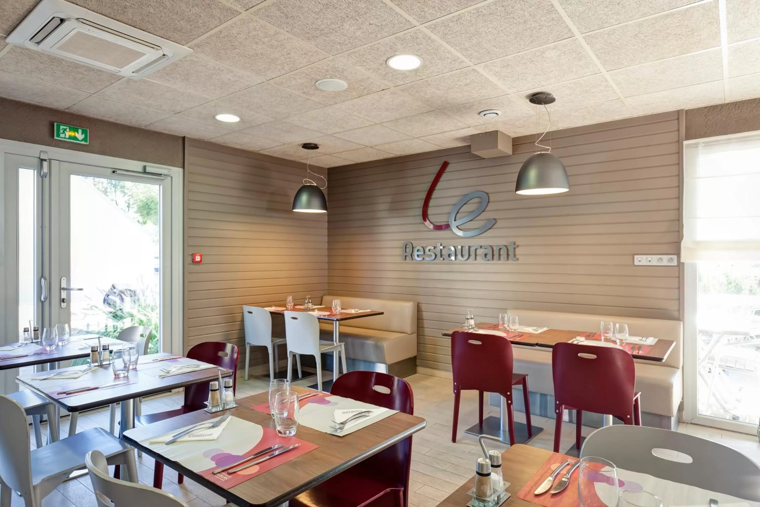 Restaurant/places to eat in Campanile Genève - Ferney-Voltaire