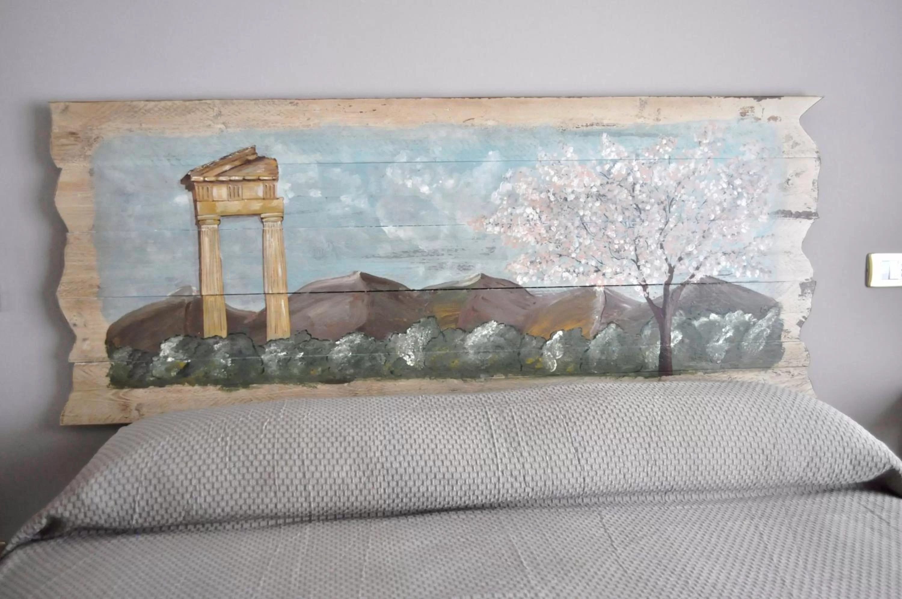 Decorative detail, Bed in Stupor Mundi Bed and Breakfast