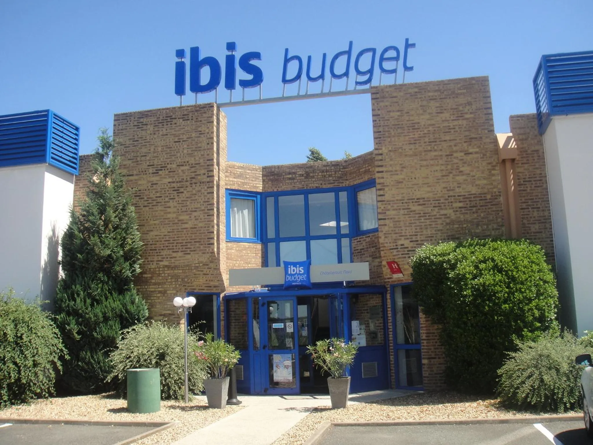 Facade/entrance in ibis budget Châtellerault Nord