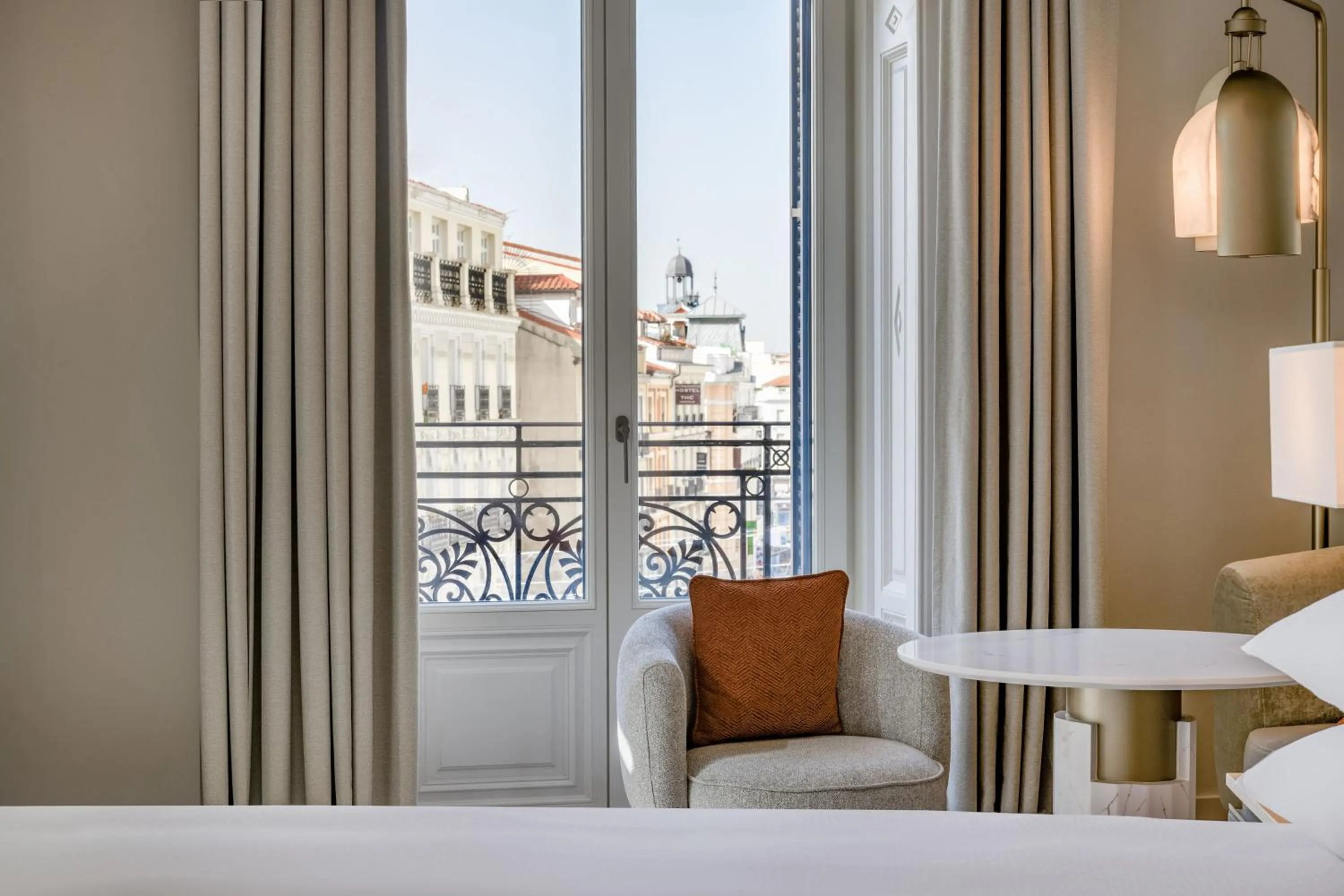 Photo of the whole room, Bed in JW Marriott Hotel Madrid