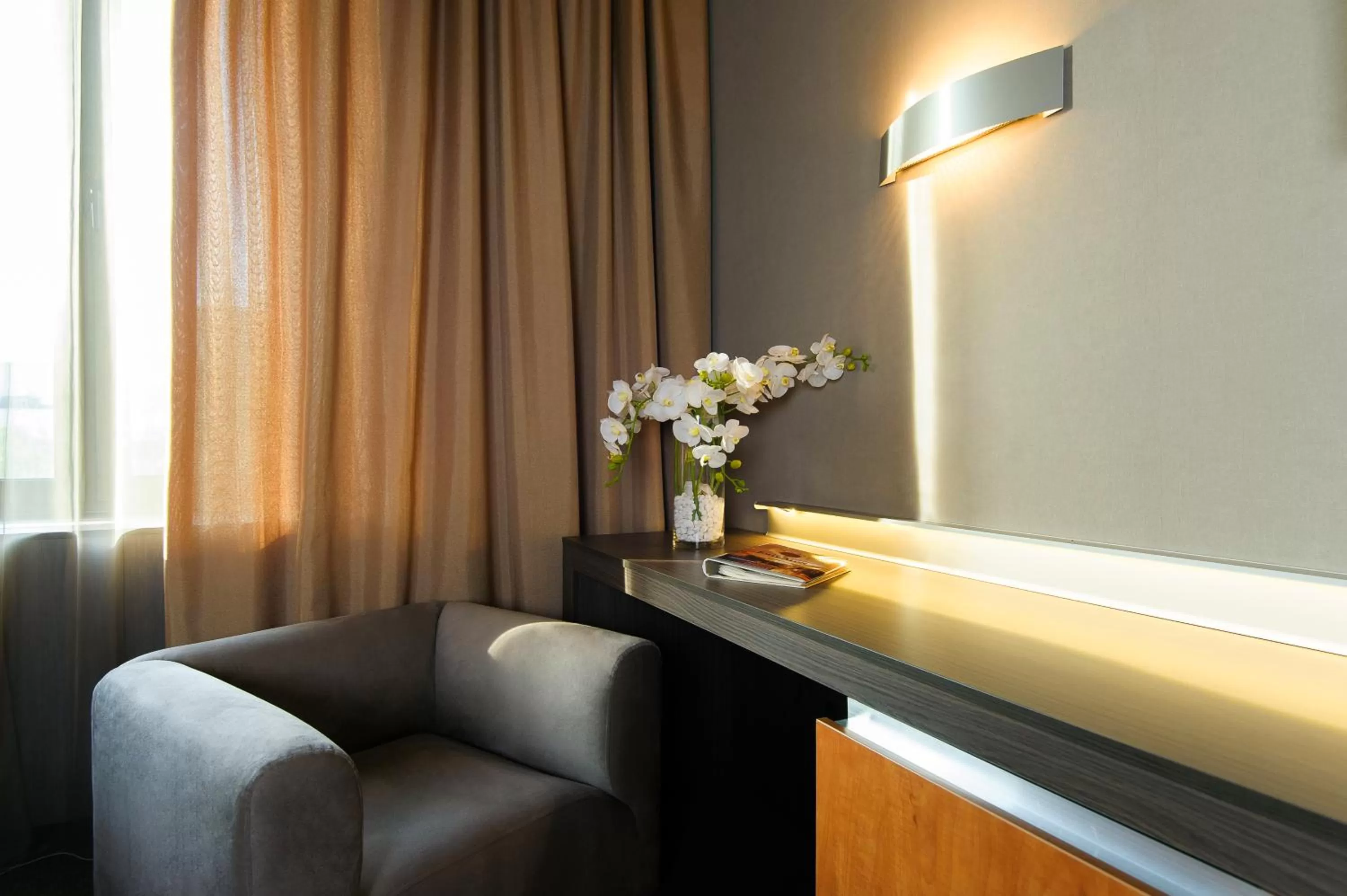 Coffee/tea facilities in Jolly Alon Hotel