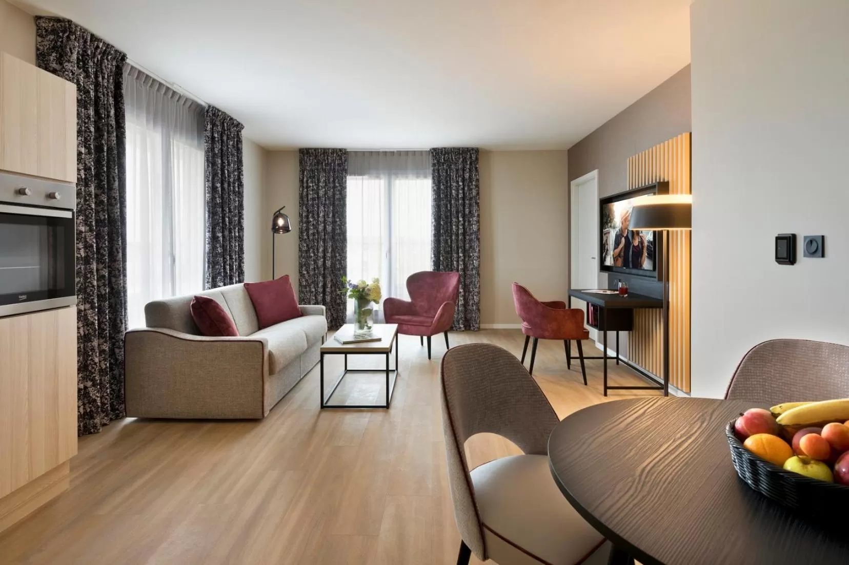Photo of the whole room in Citadines Eurometropole Strasbourg