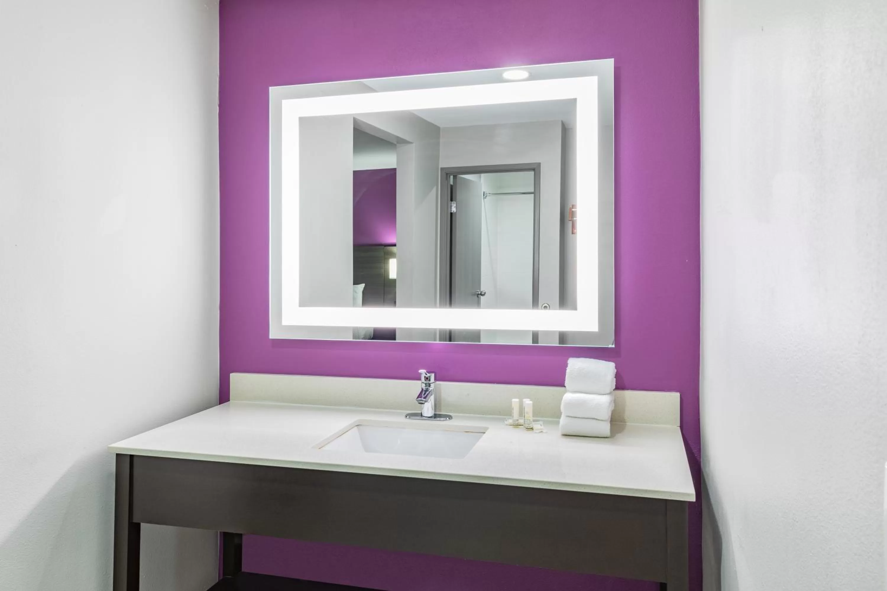 Bathroom in La Quinta by Wyndham Houston Southwest